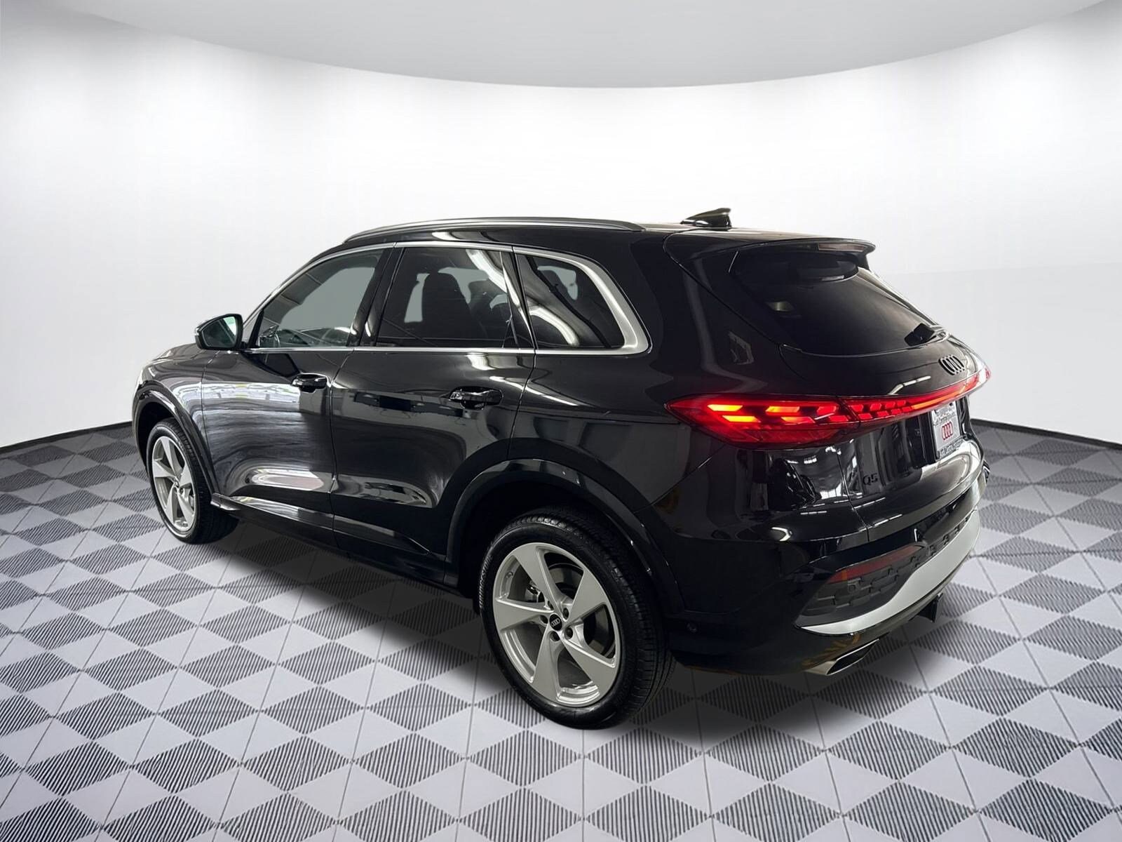 2025 Audi Q5 2.0T Premium Plus photo 4
