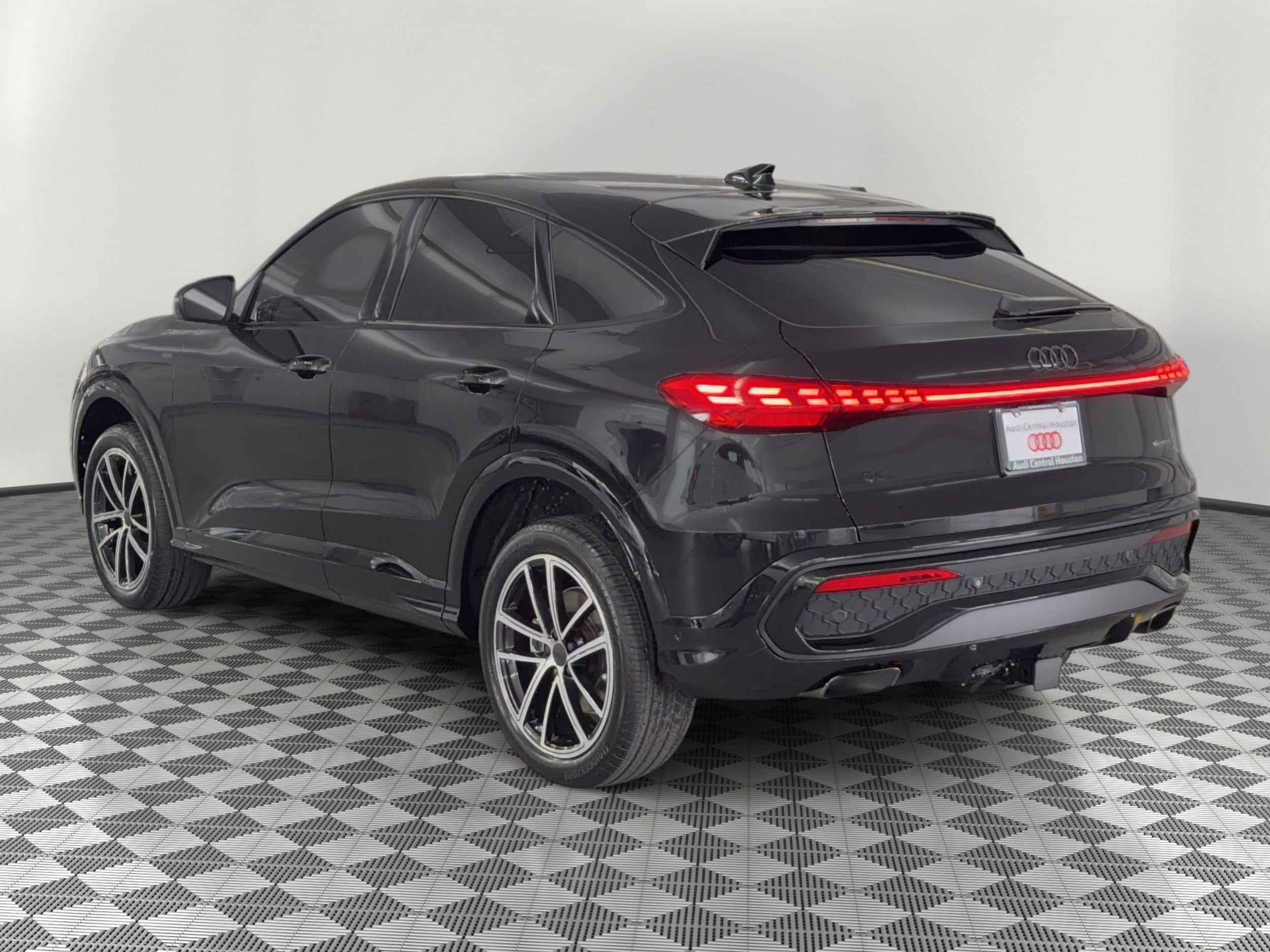 Q5 Sportback Premium Plus SUV