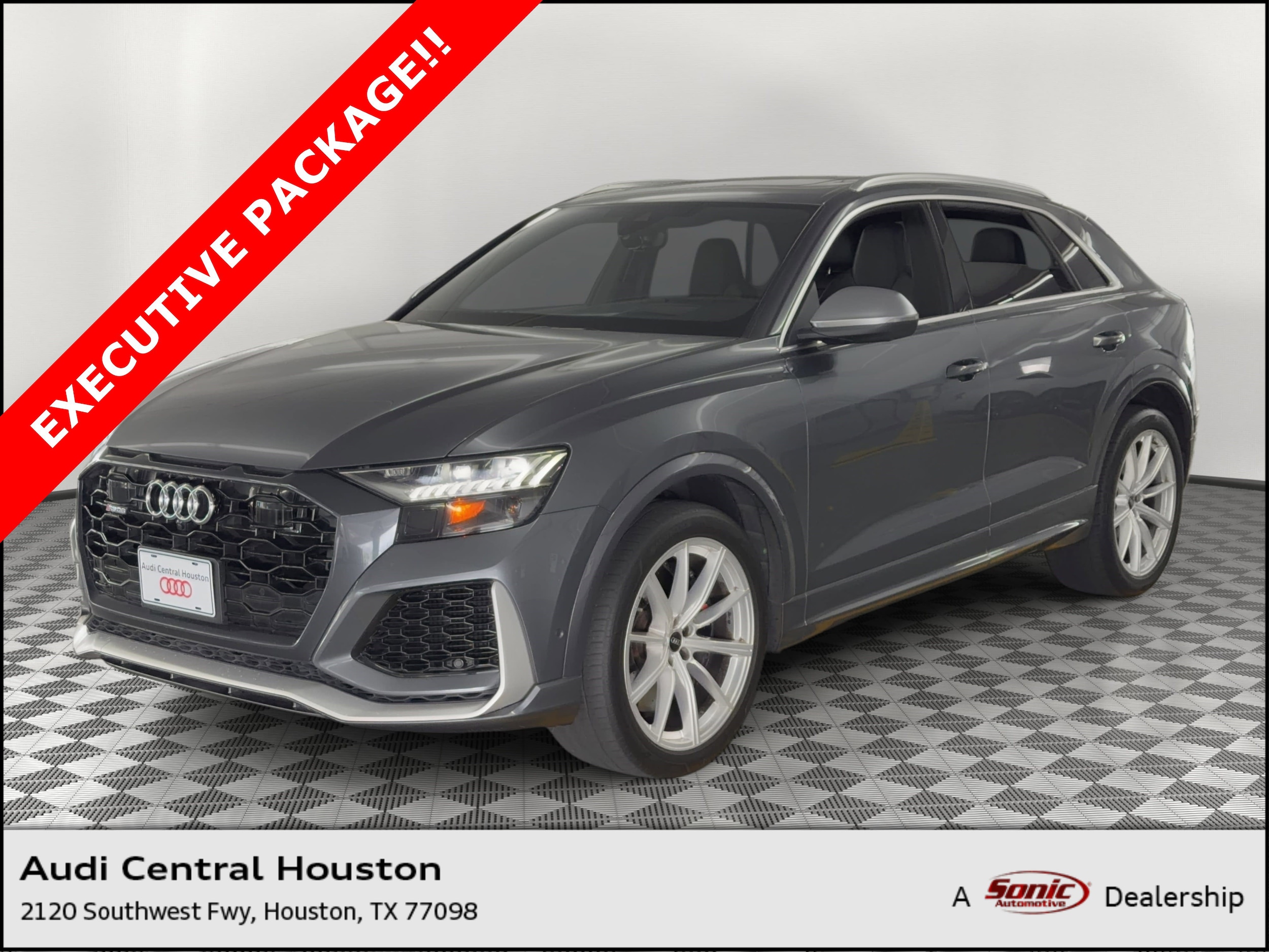 2022 Audi RS Q8 -'s photo