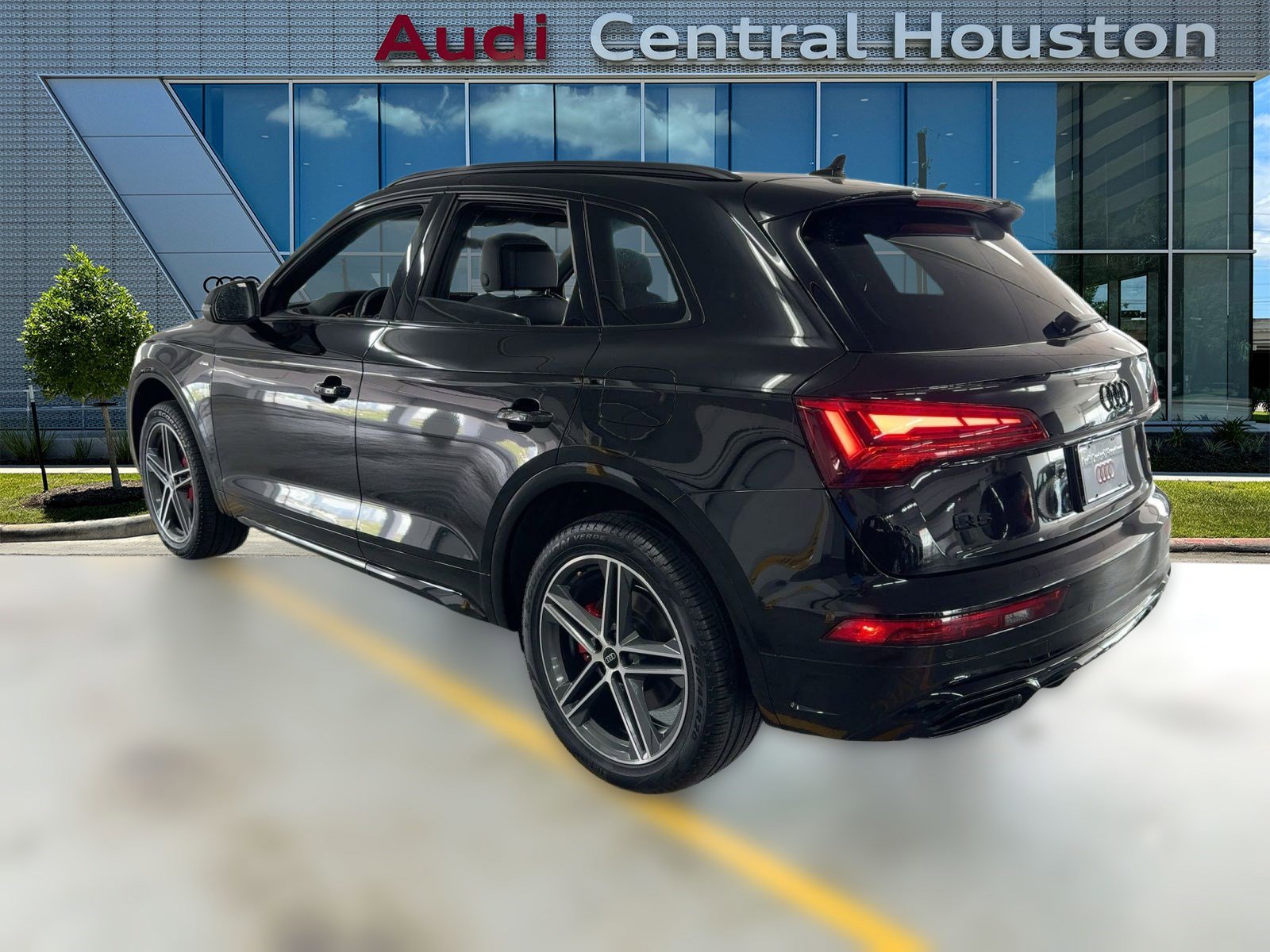 2025 Audi Q5 S line Premium Plus photo 2