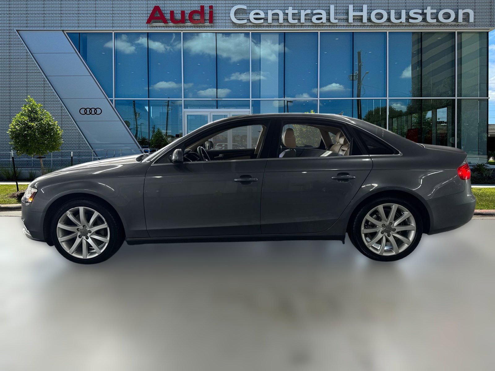 2013 Audi A4 Quattro Premium Plus photo 2