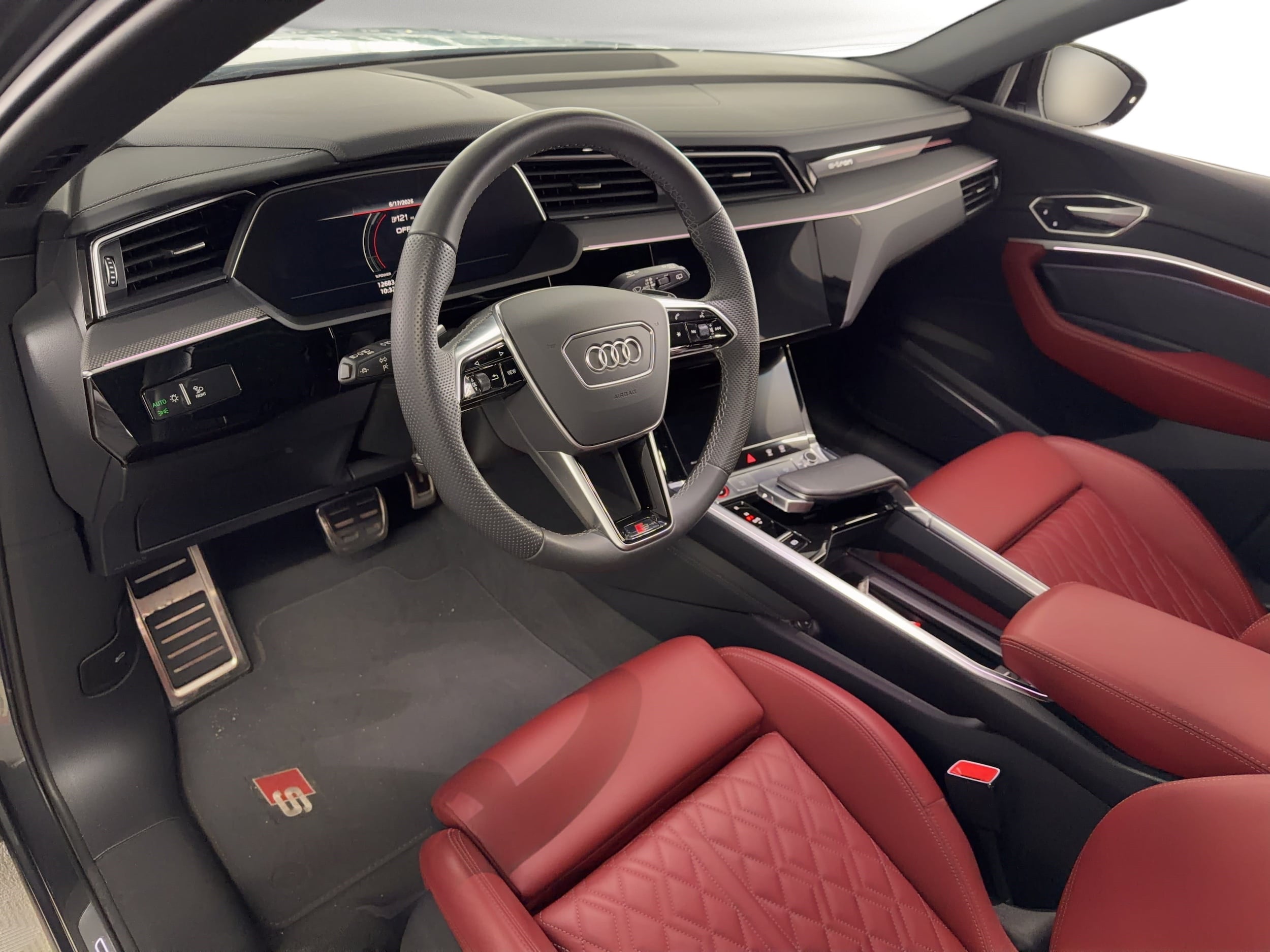 SQ8 E-tron Premium Plus SUV