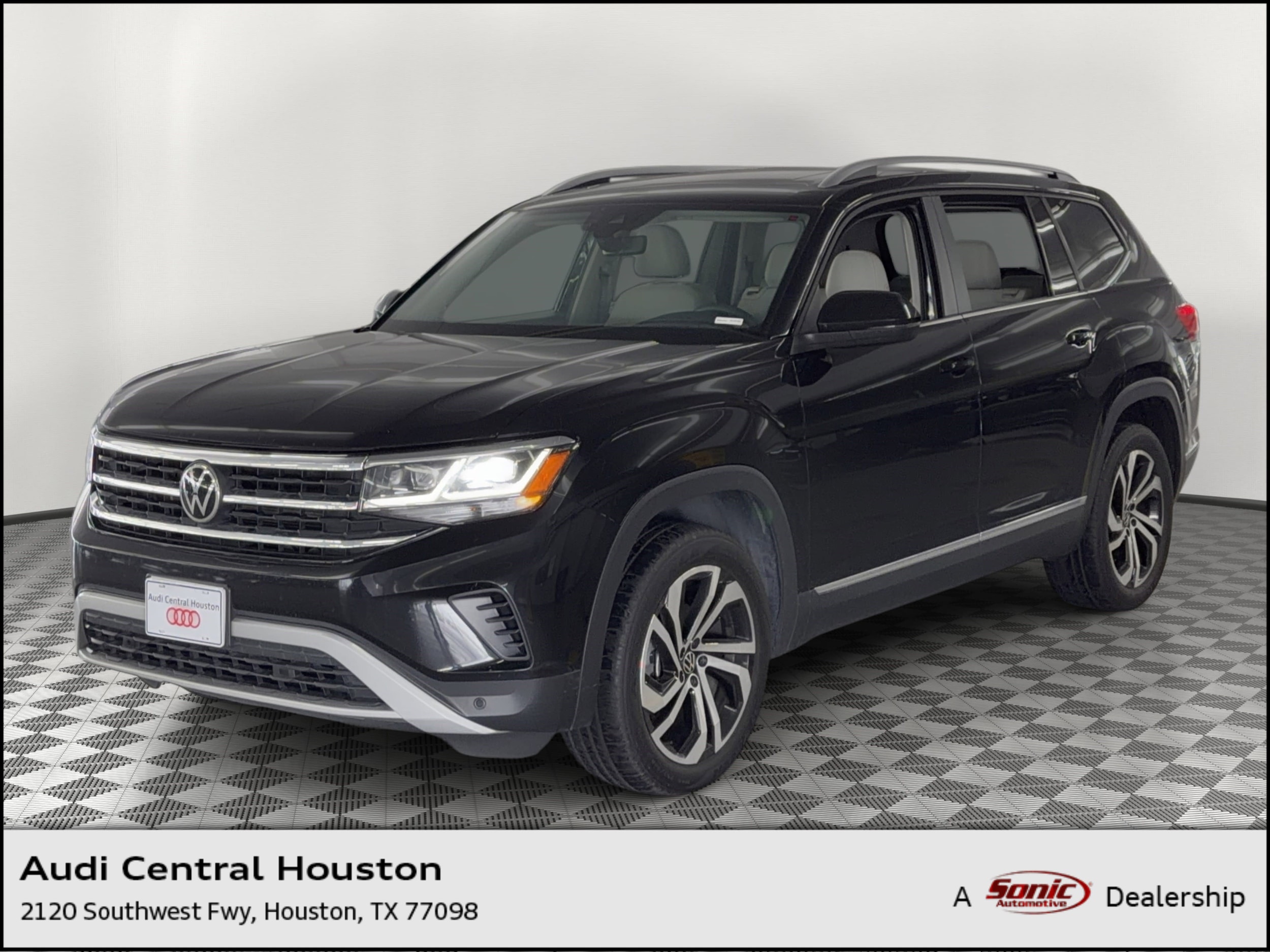 2022 Volkswagen Atlas 3.6L SEL 4MOTION's photo