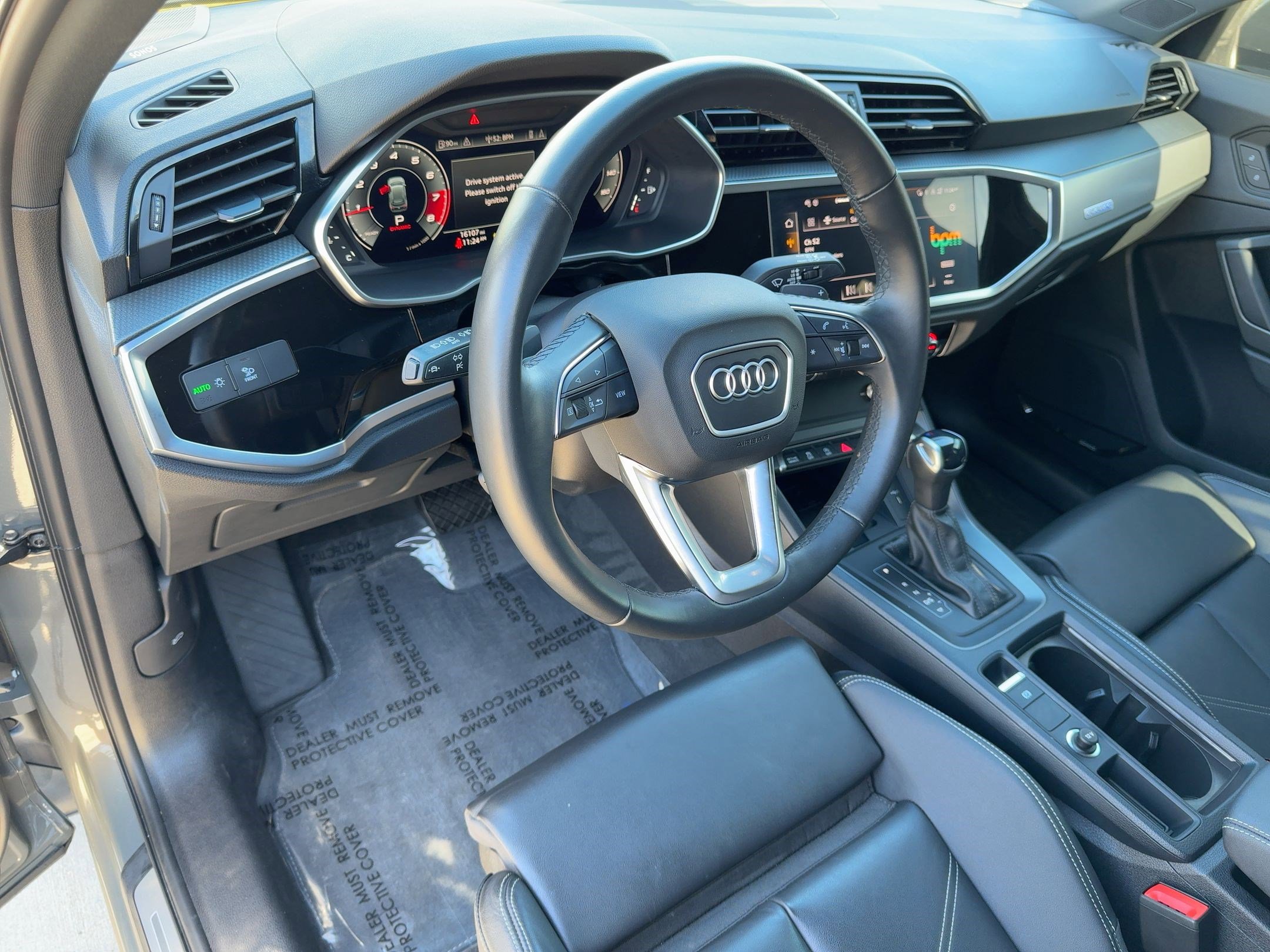 2024 Audi Q3 S line Premium Plus photo 3