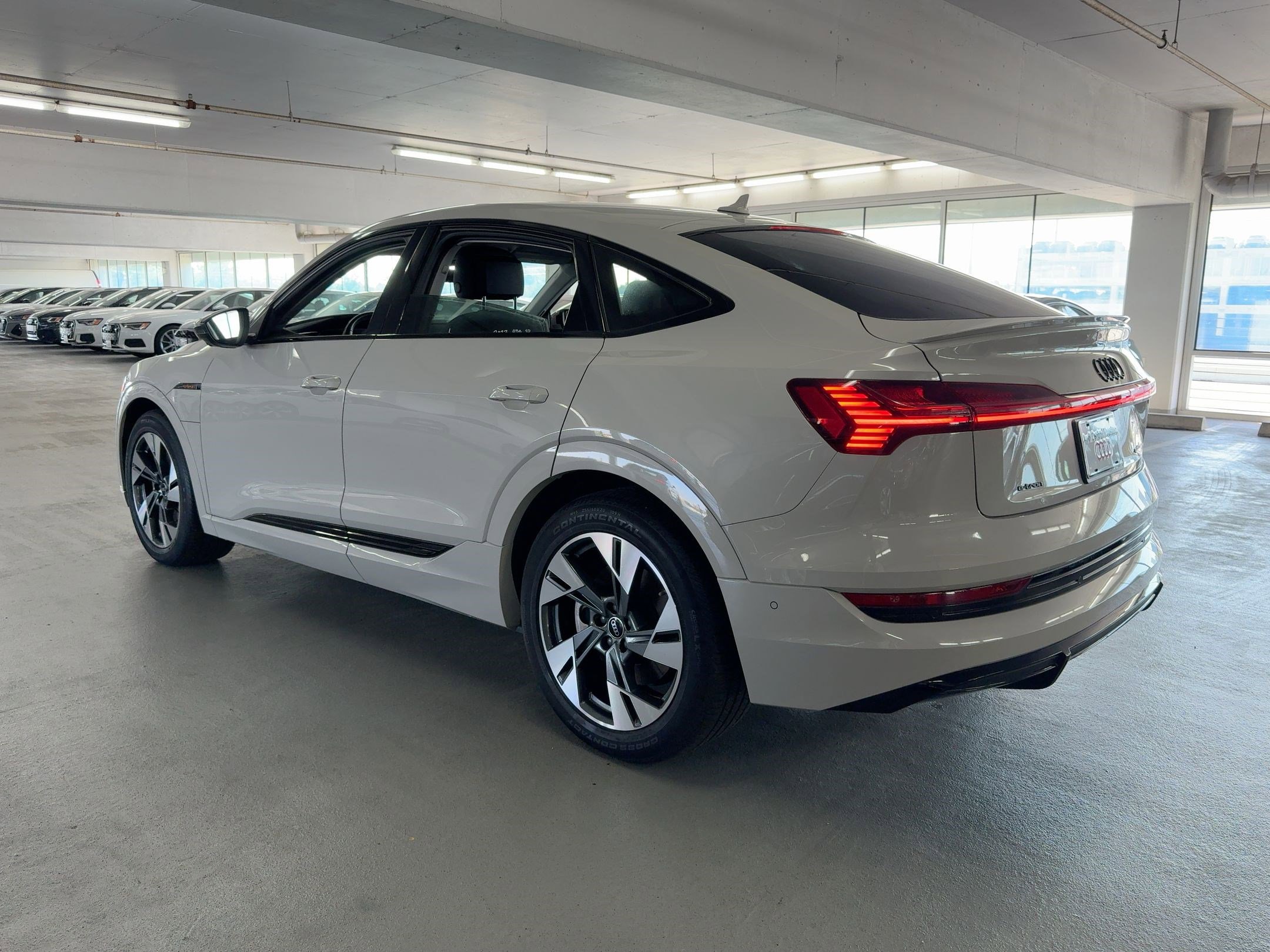 2022 Audi e-tron Sportback S line Premium photo 3