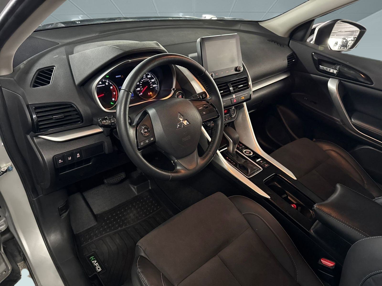 2022 Mitsubishi Eclipse Cross SE photo 4