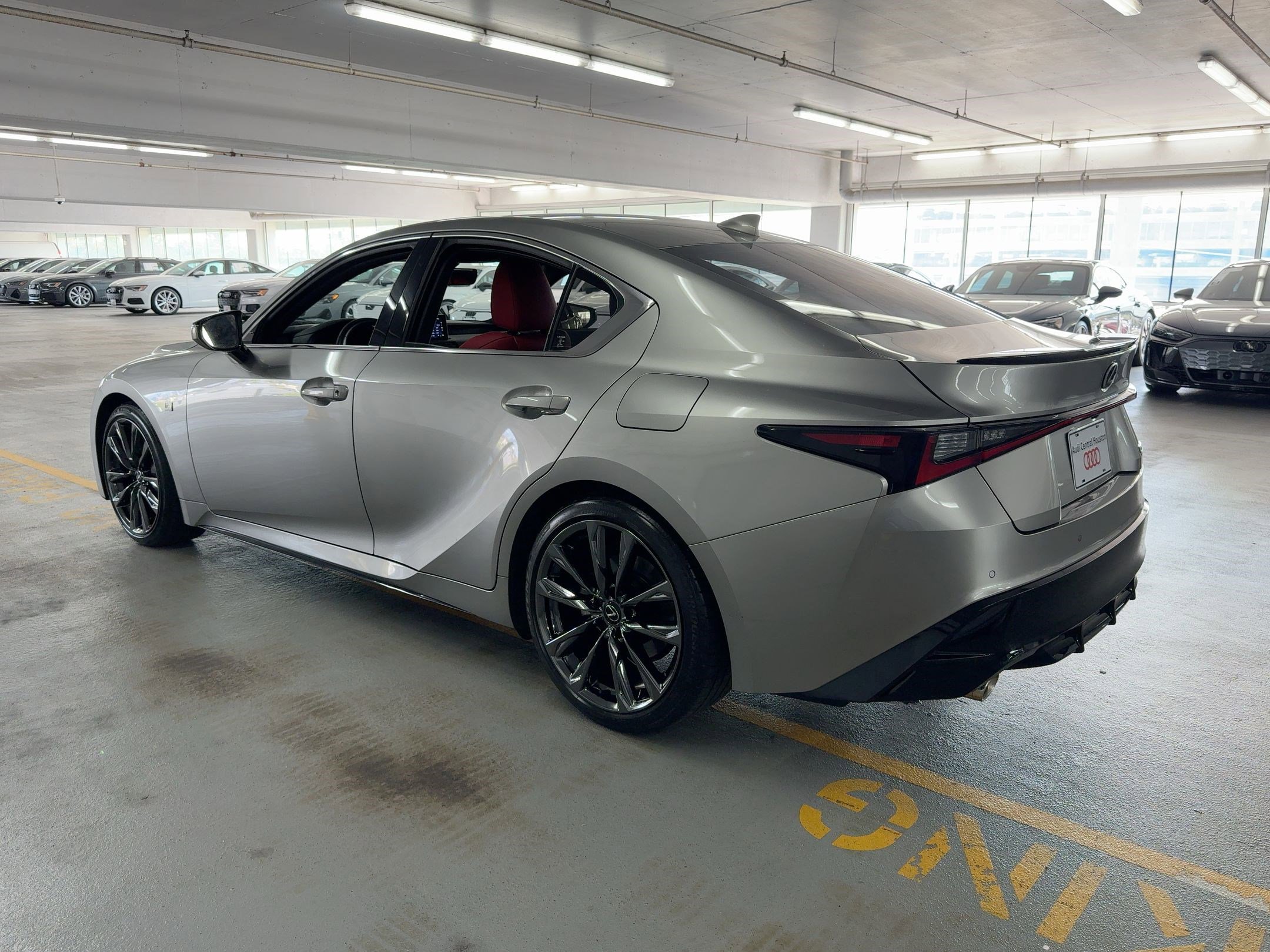 2023 Lexus IS 350 F SPORT photo 3