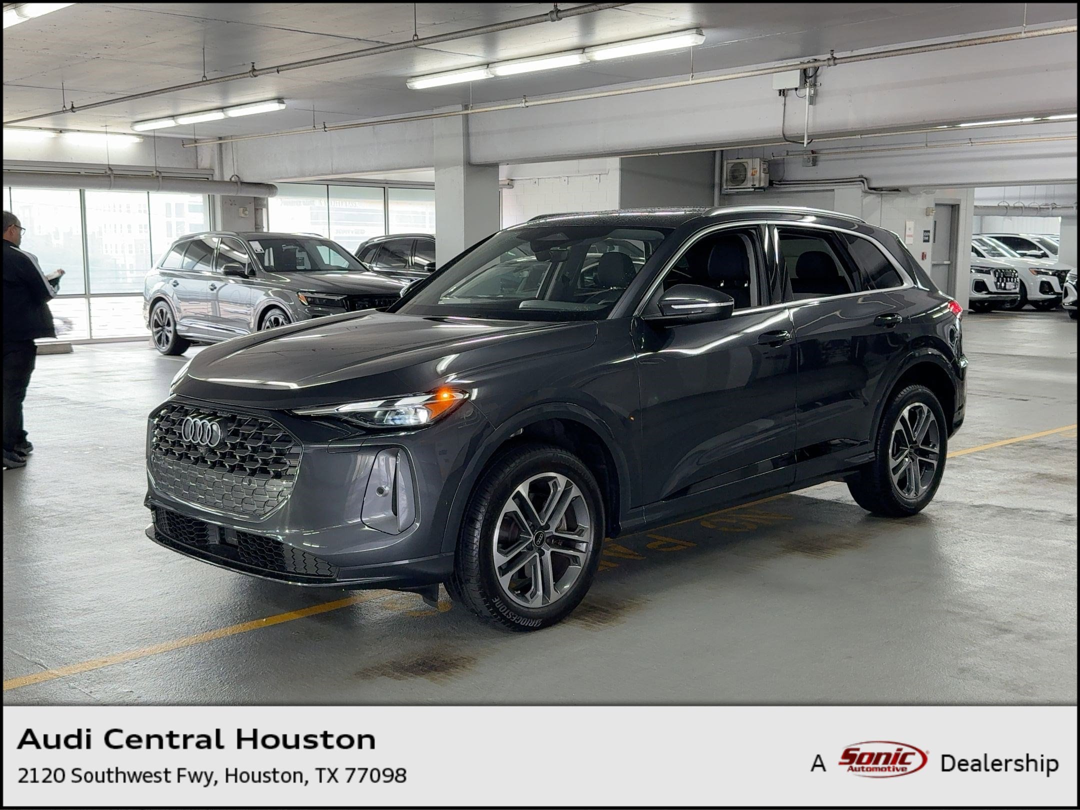 2025 Audi New Q5 Premium's photo