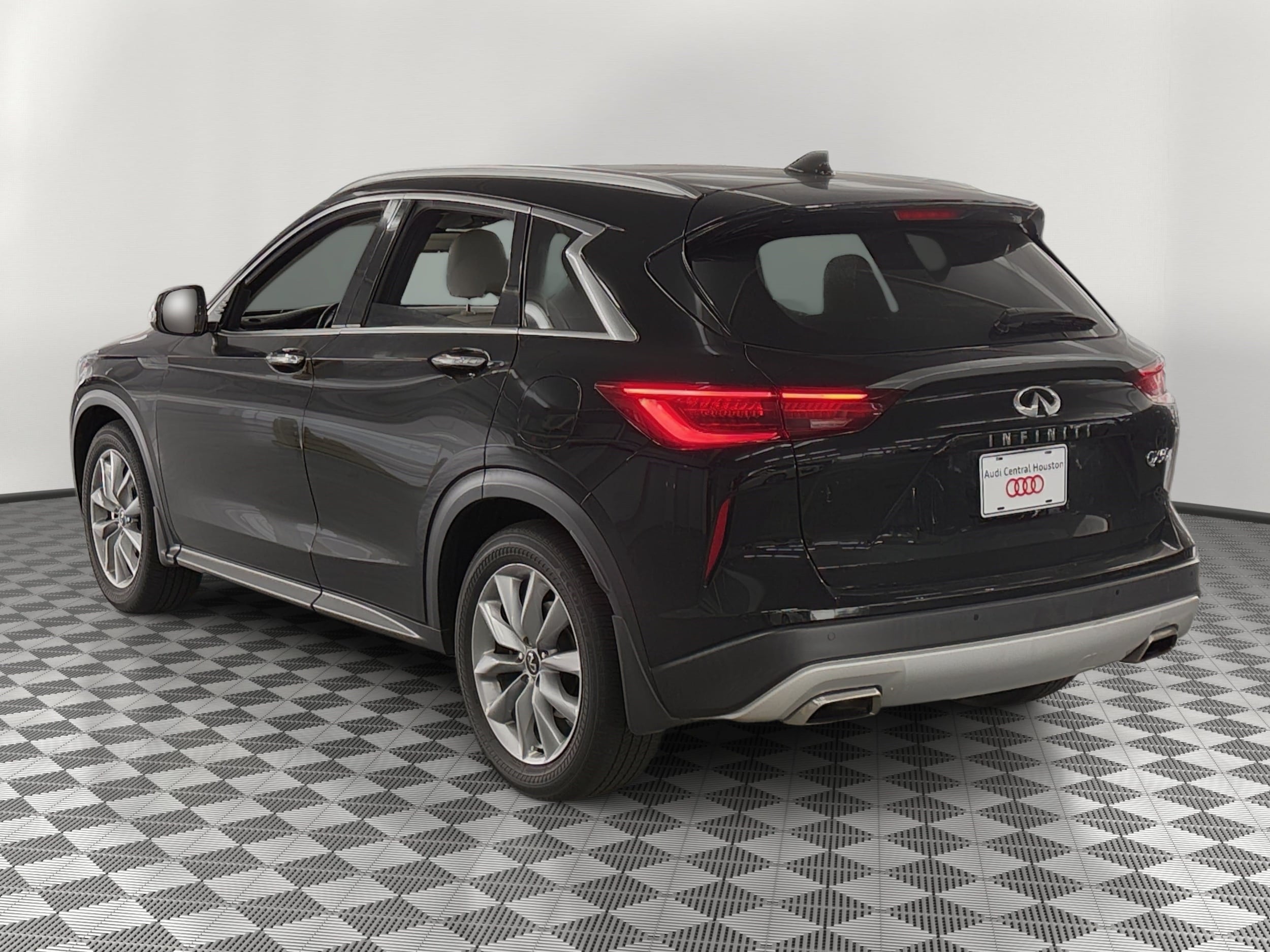 QX50 LUXE SUV