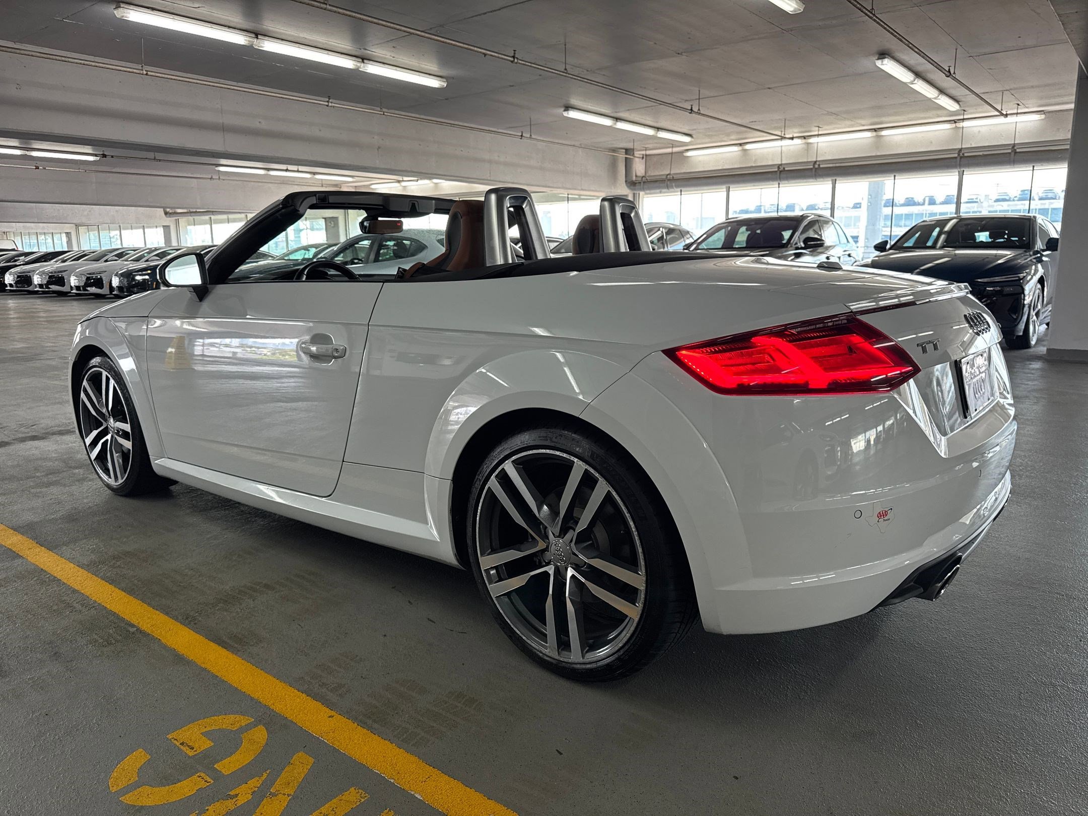 2016 Audi TT 2.0T Roadster photo 2
