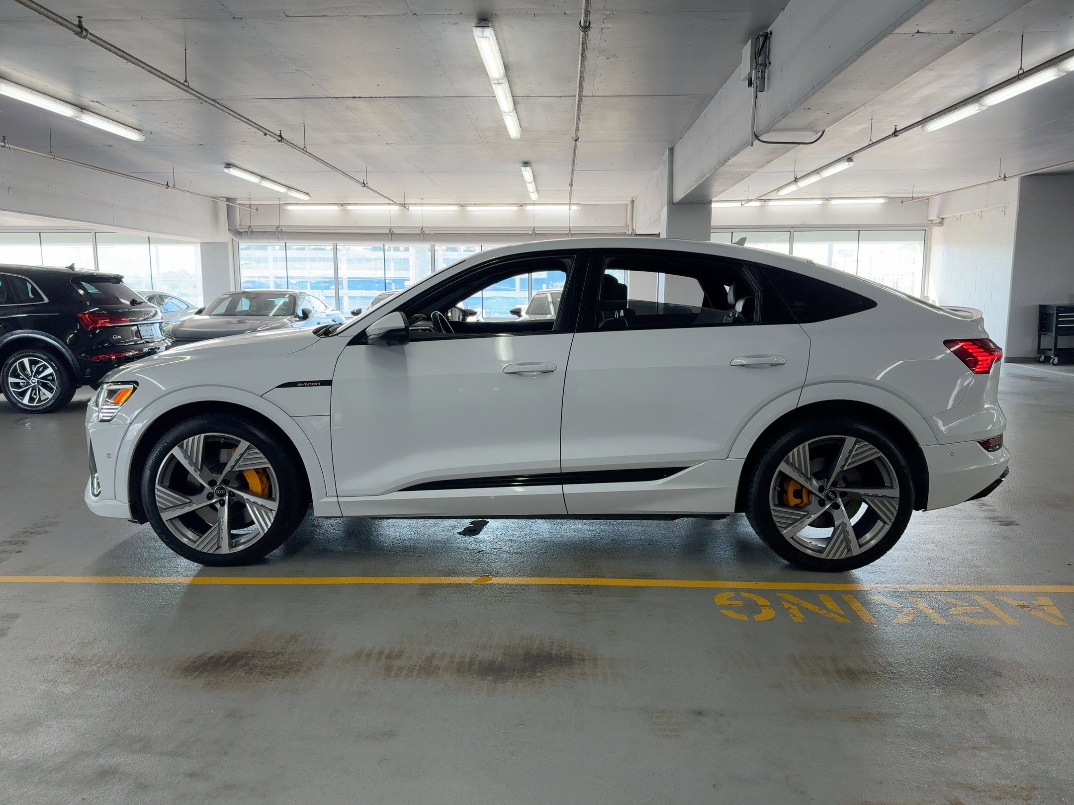 2023 Audi e-tron Sportback S line Prestige photo 2