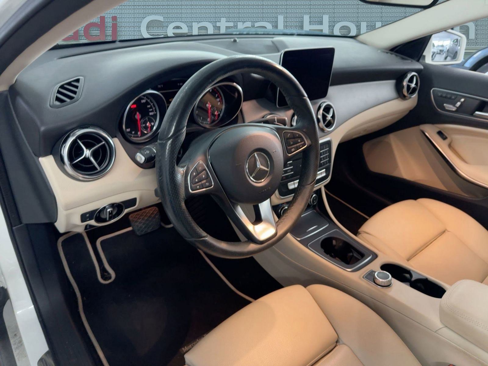2018 Mercedes Benz GLA 250 photo 4