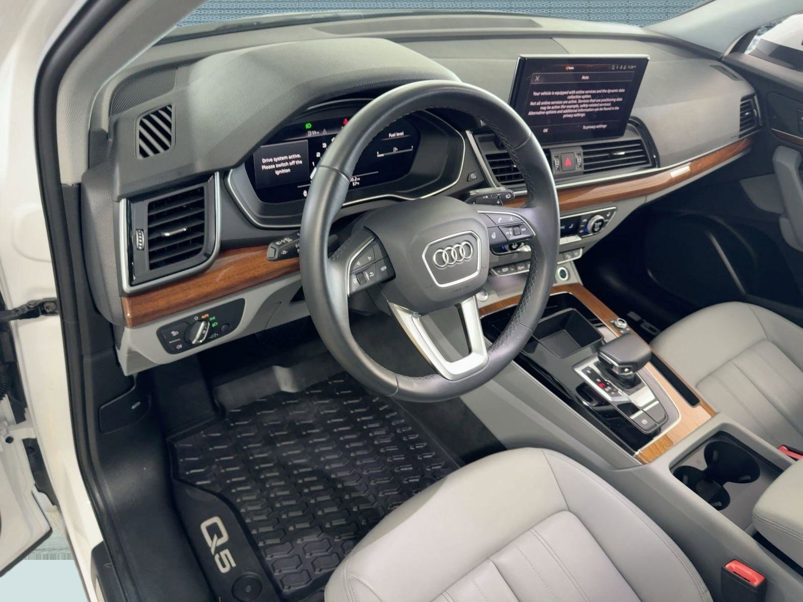 2025 Audi Q5 Premium photo 3