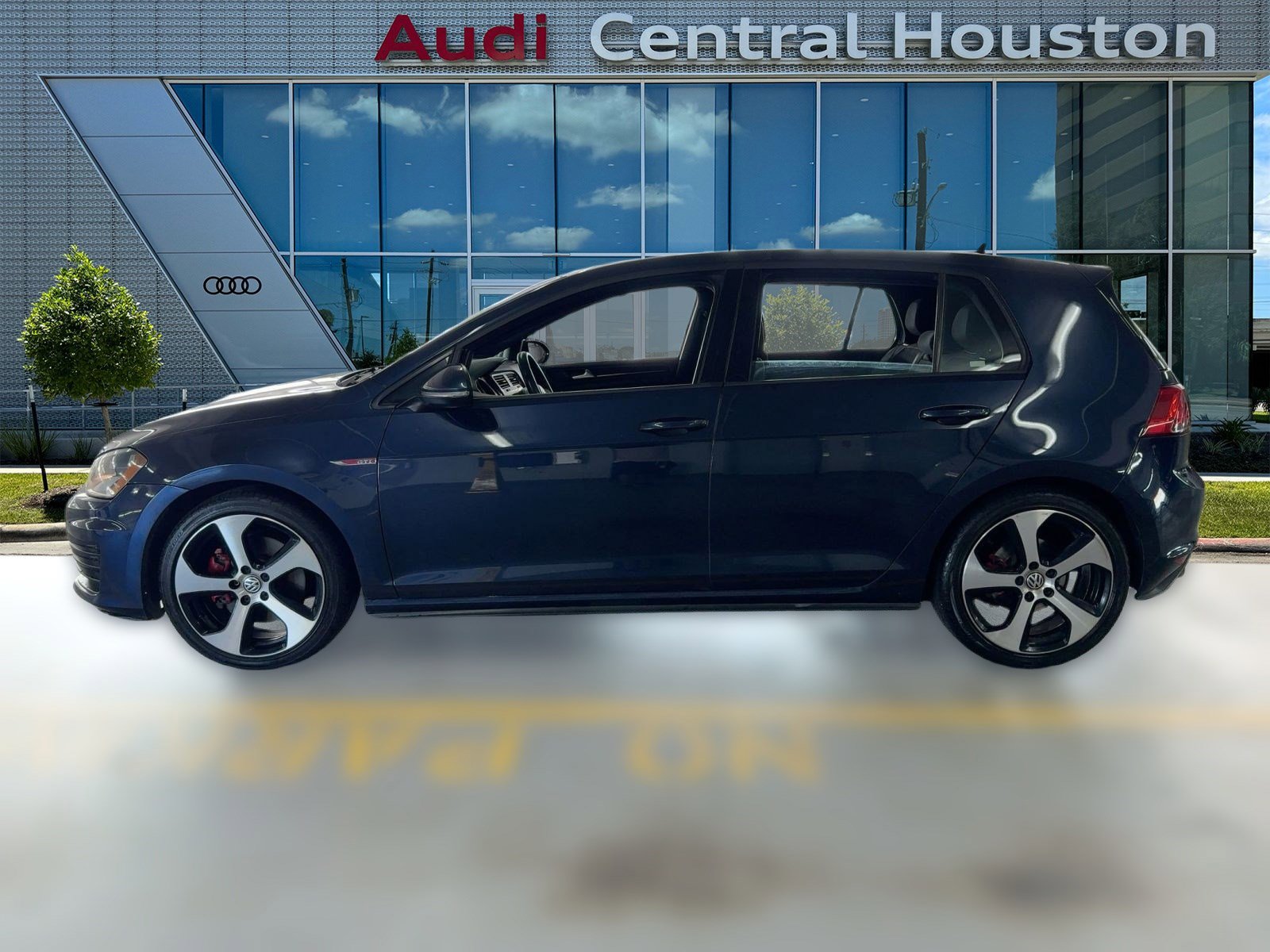 2015 Volkswagen Golf GTI S photo 2