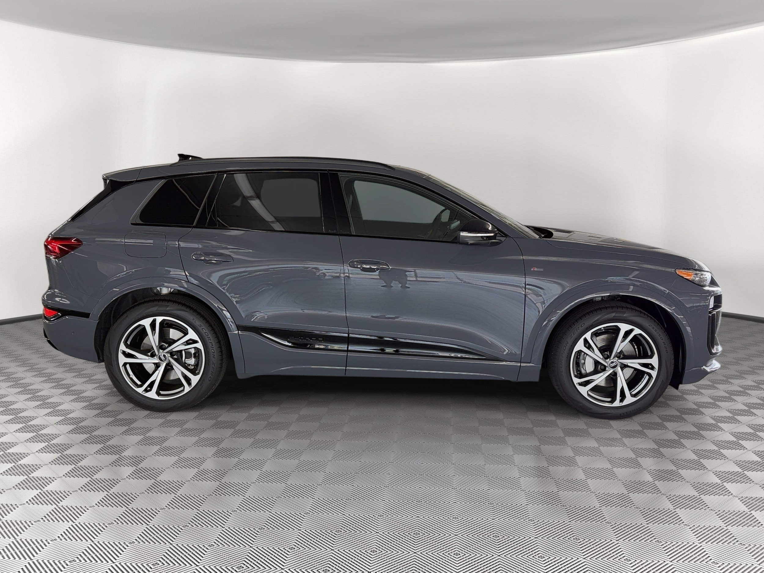 Q6 E-tron Prestige SUV