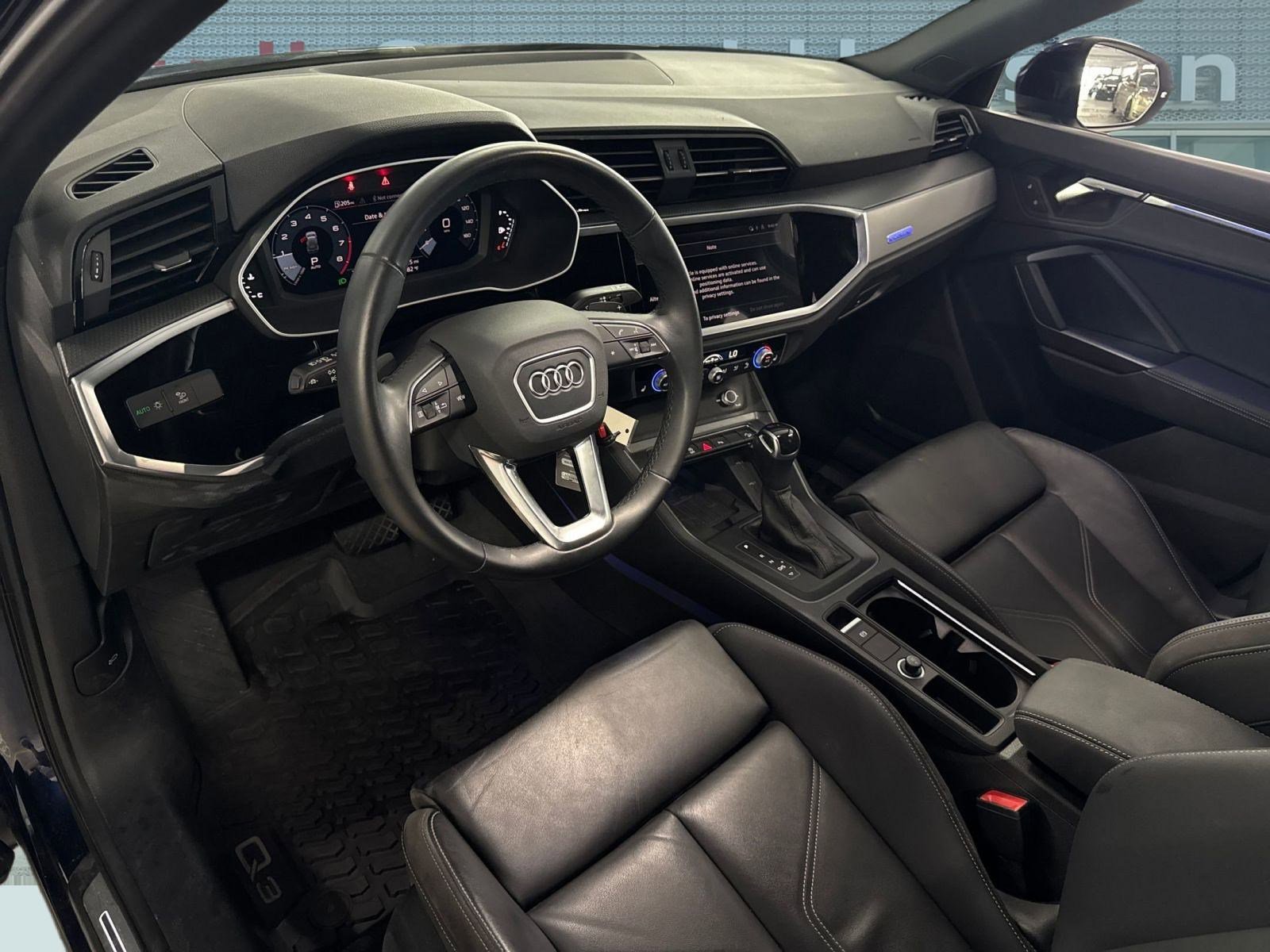 2023 Audi Q3 S line Premium Plus photo 4