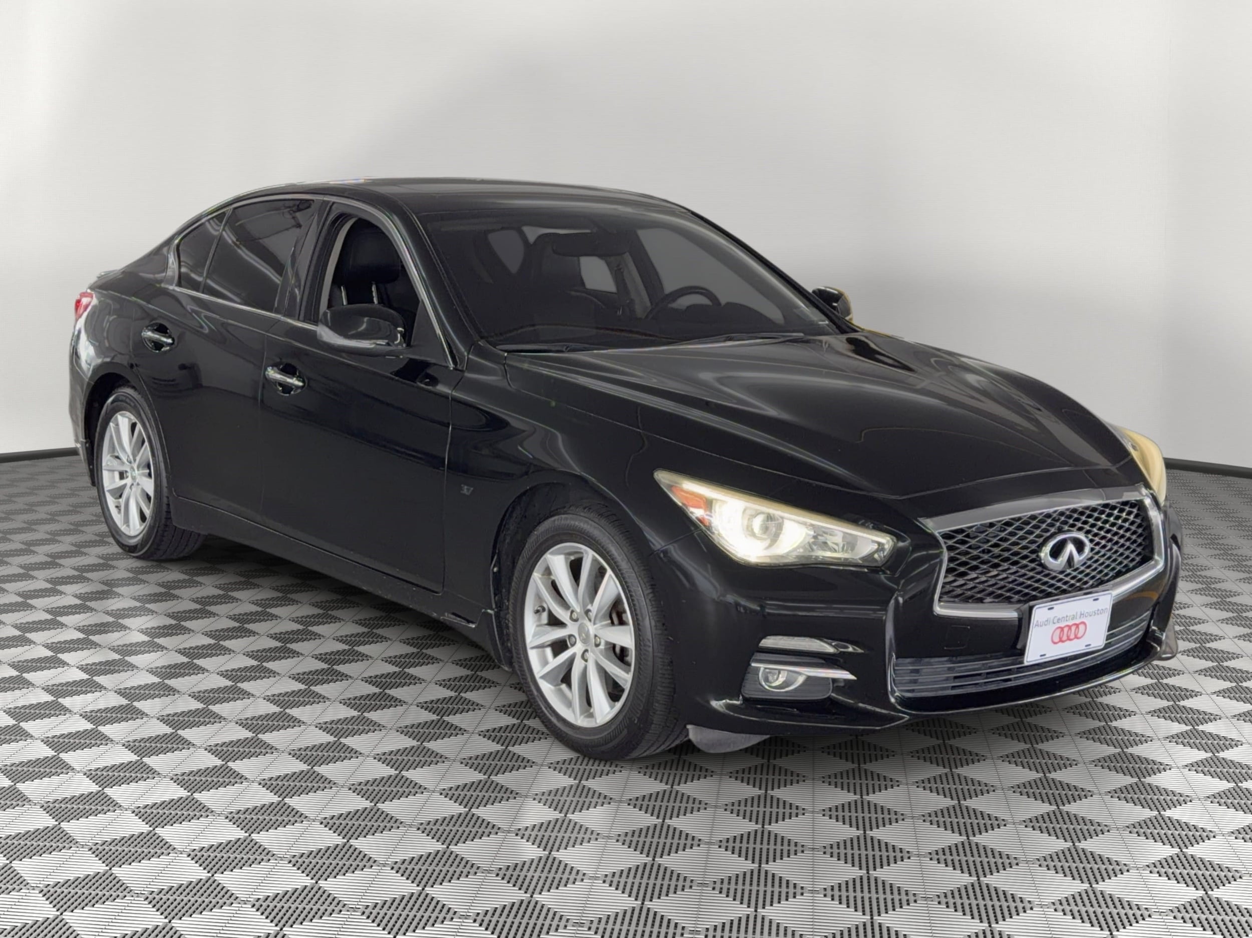 Q50 Premium Sedan