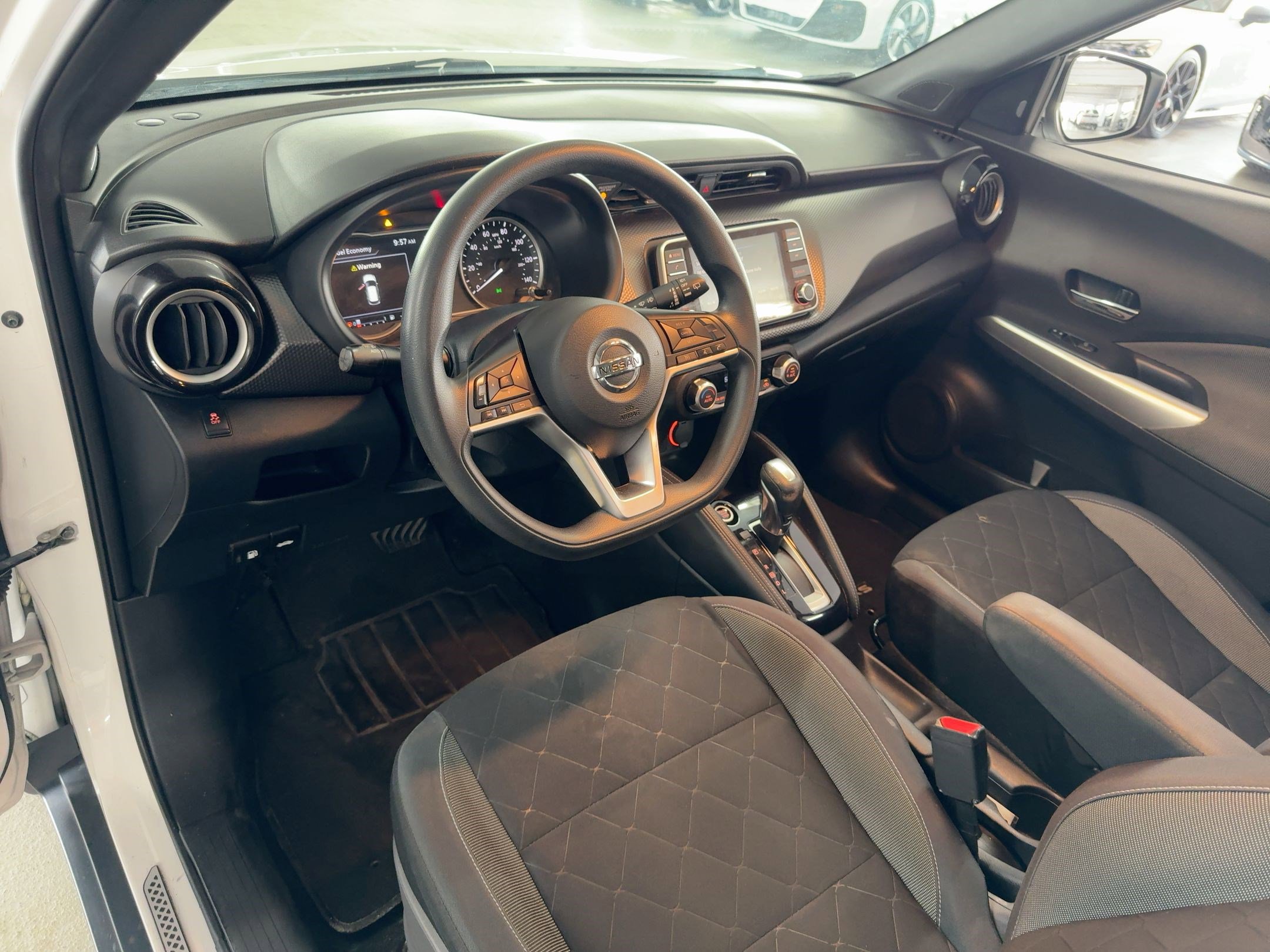 2019 Nissan Kicks SV photo 3