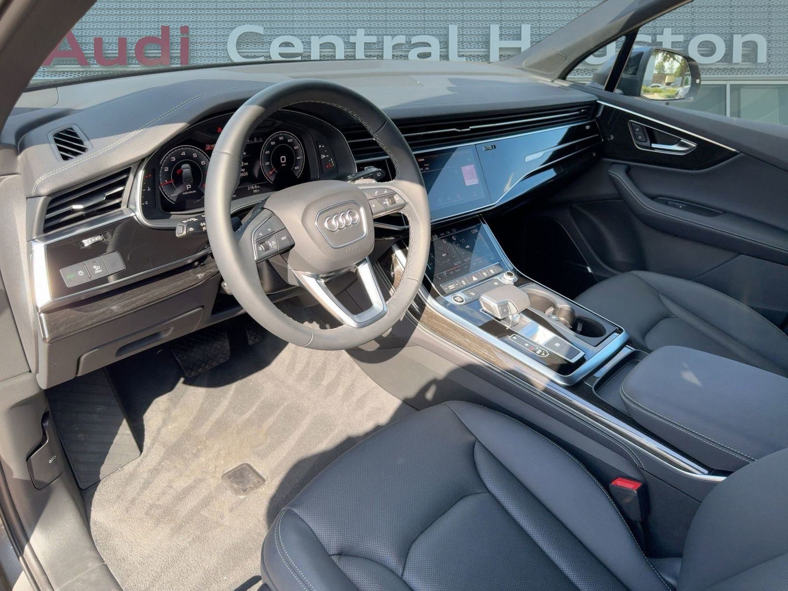 2025 Audi Q7 Premium Plus photo 4