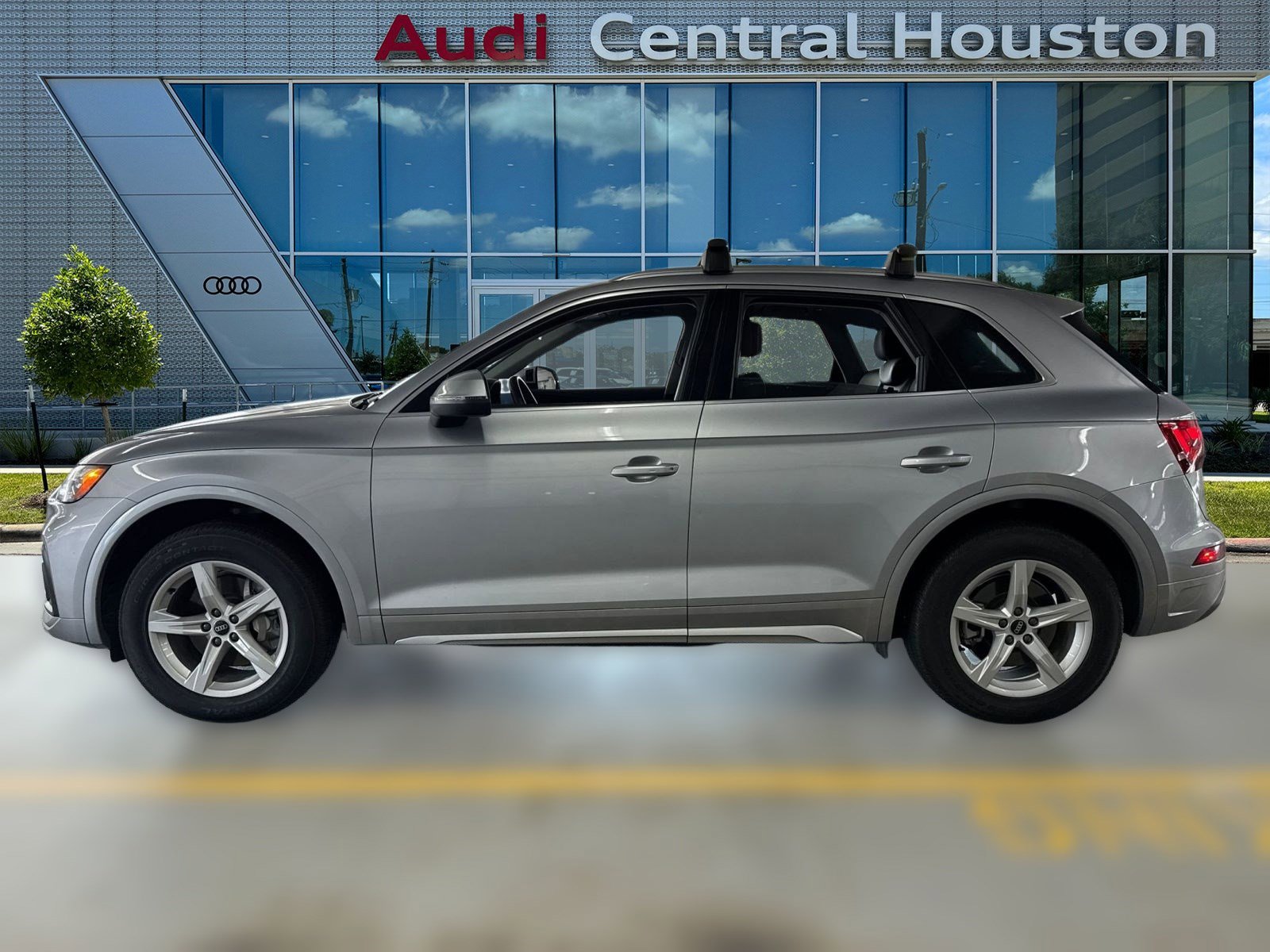 2023 Audi Q5 Premium photo 2