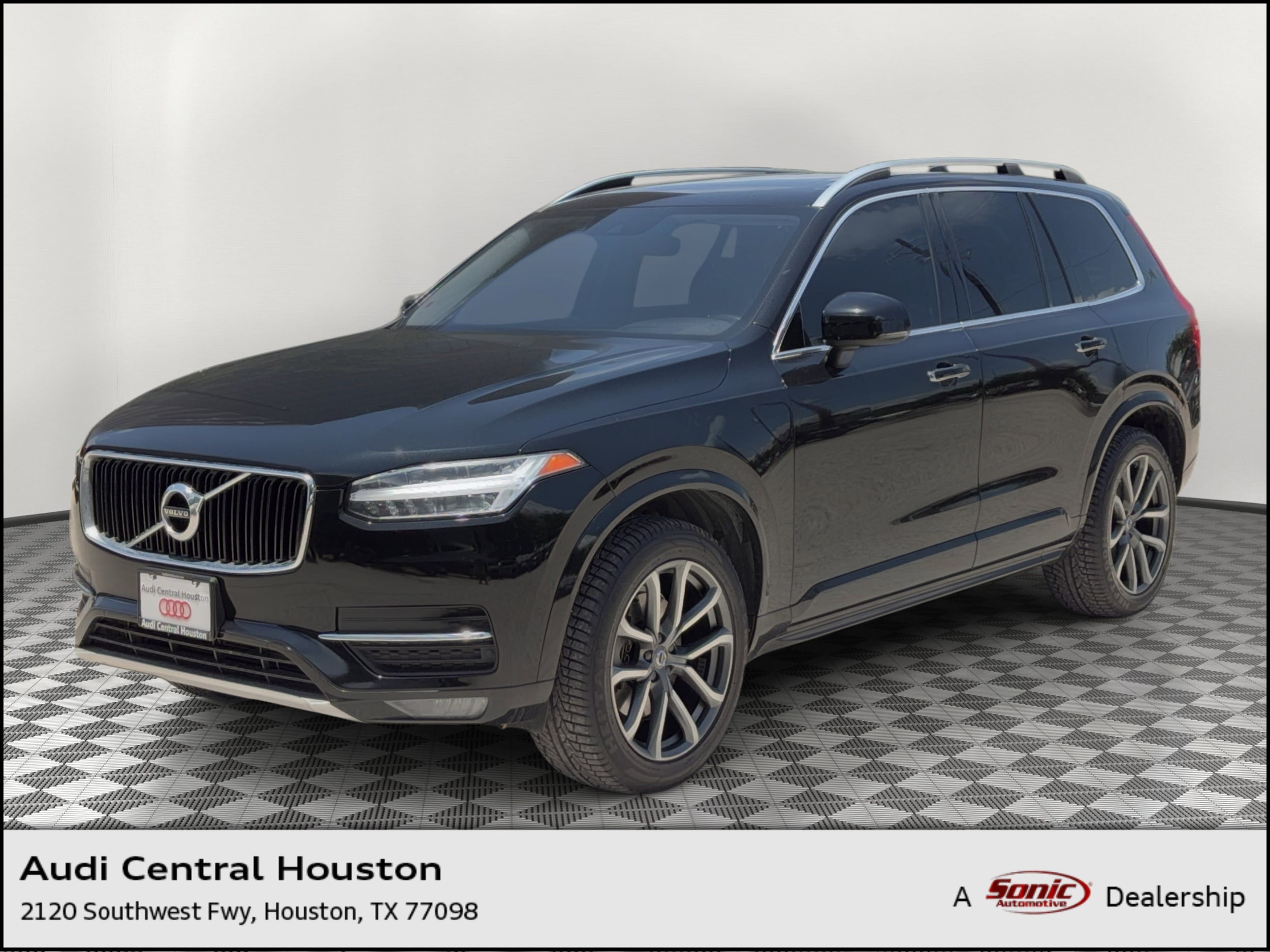 2019 Volvo XC90 T5 Momentum FWD's photo