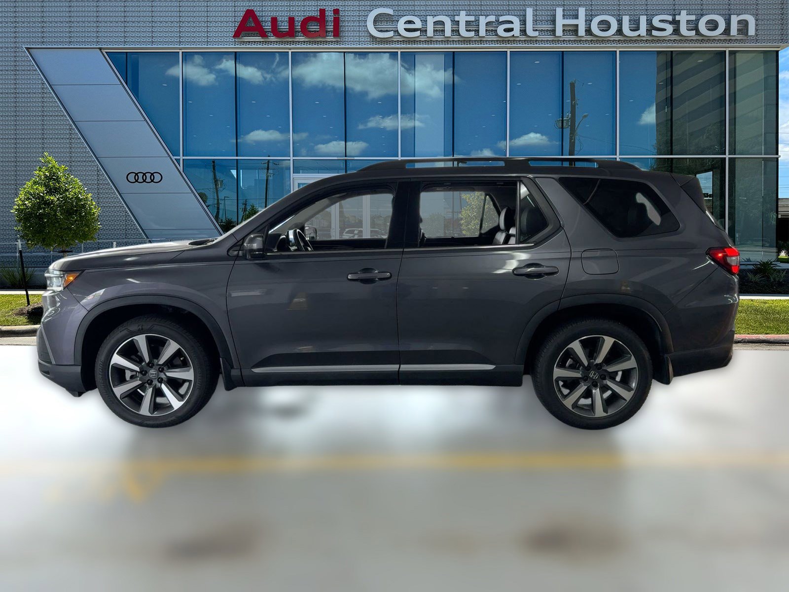 2024 Honda Pilot Elite photo 2