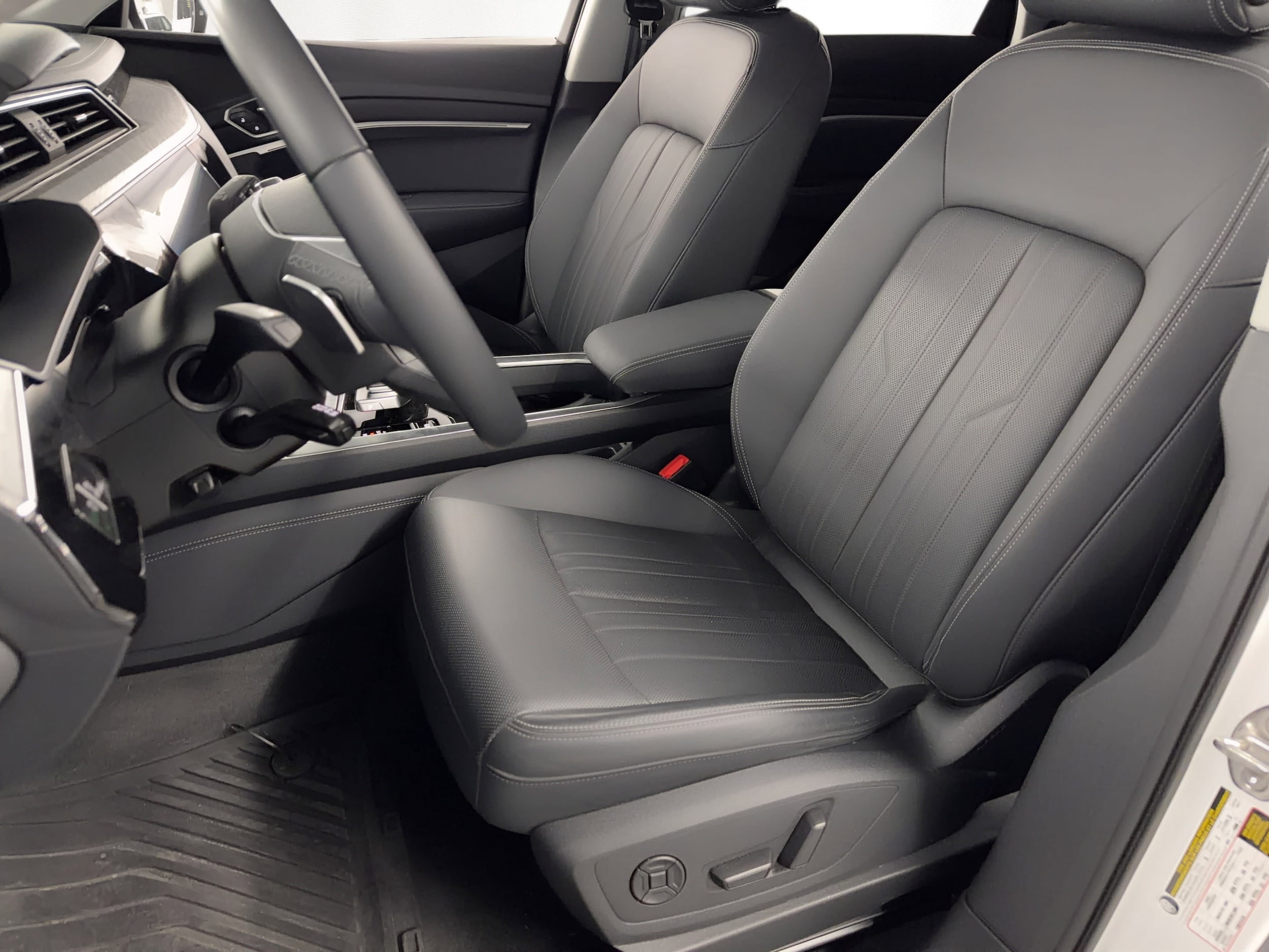 E-tron Premium Plus SUV