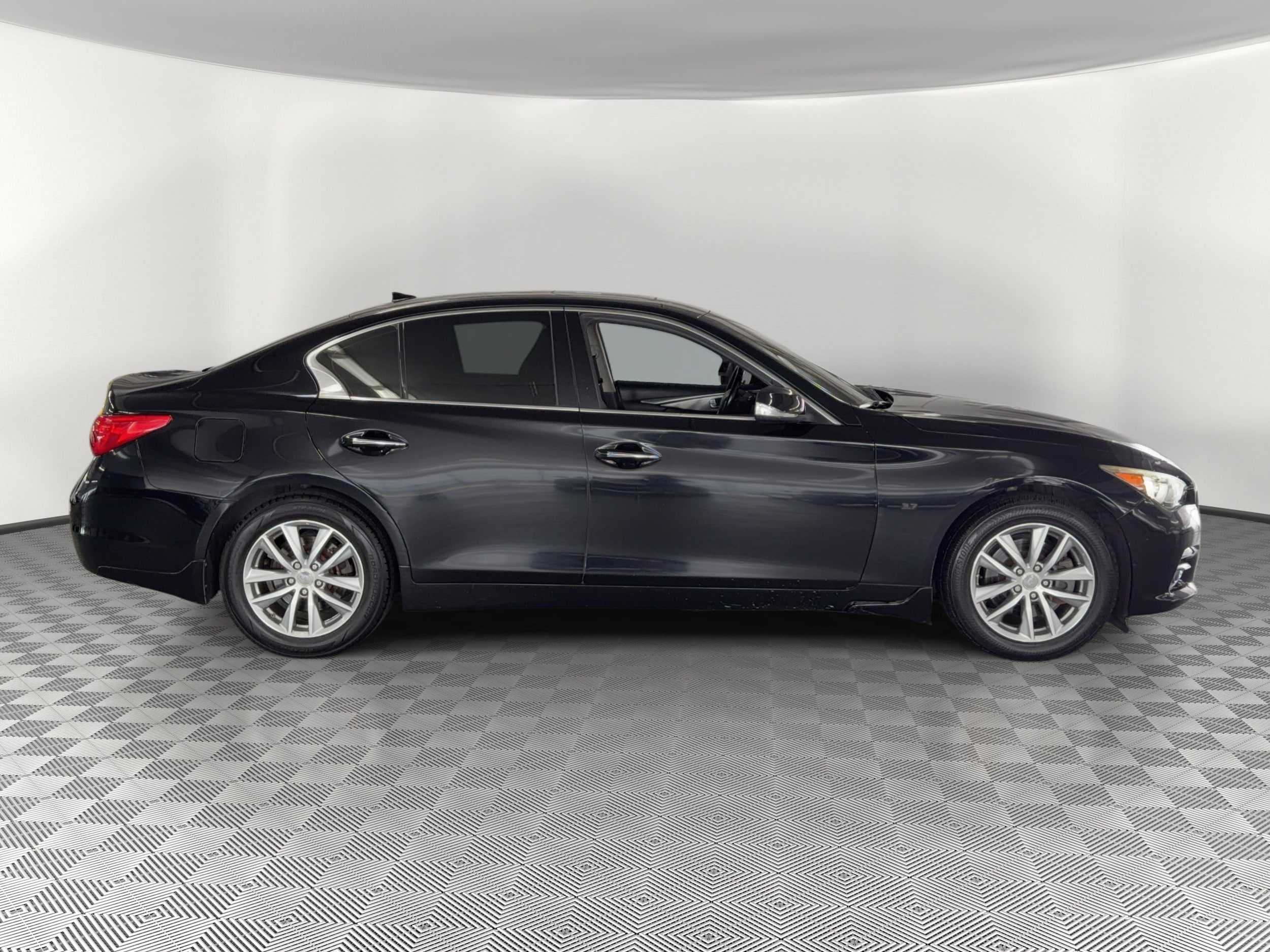 Q50 Premium Sedan