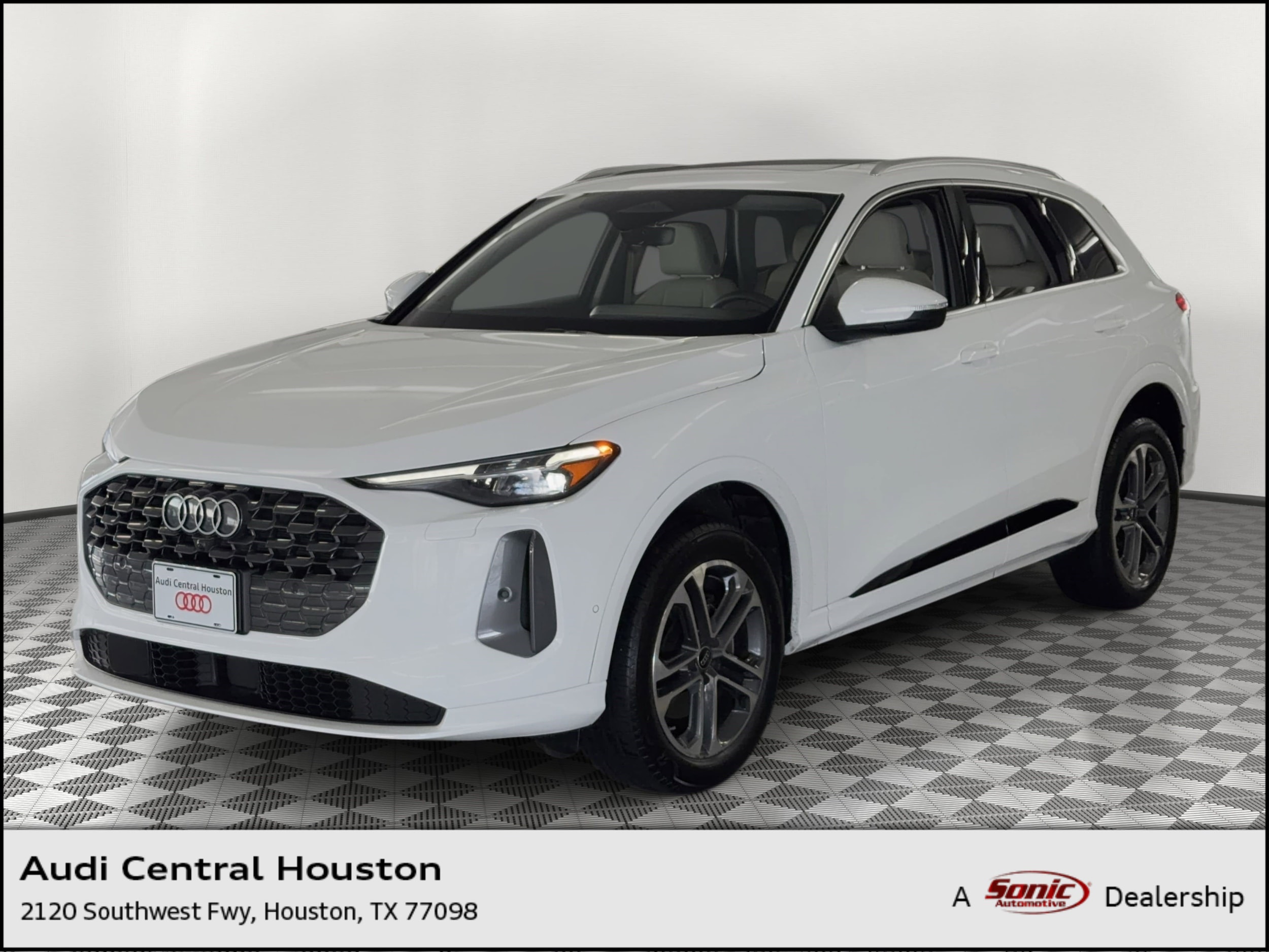 2025 Audi Q5 Premium Plus quattro's photo