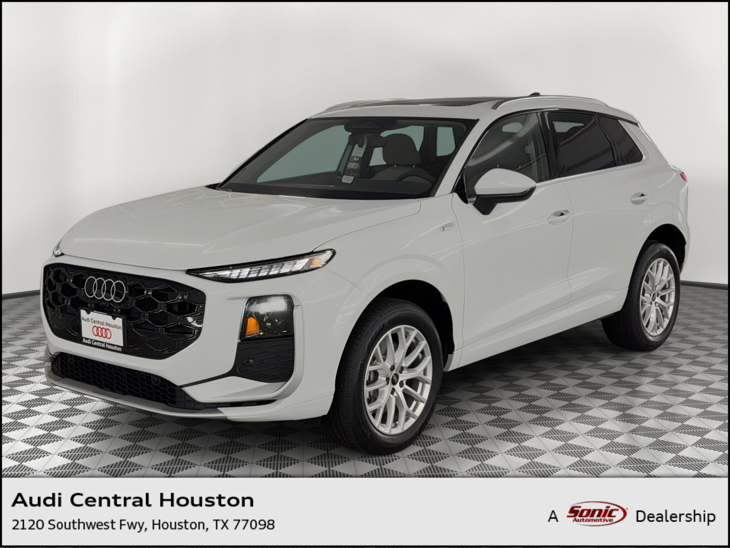 2026 Audi Q3 S line quattro's photo