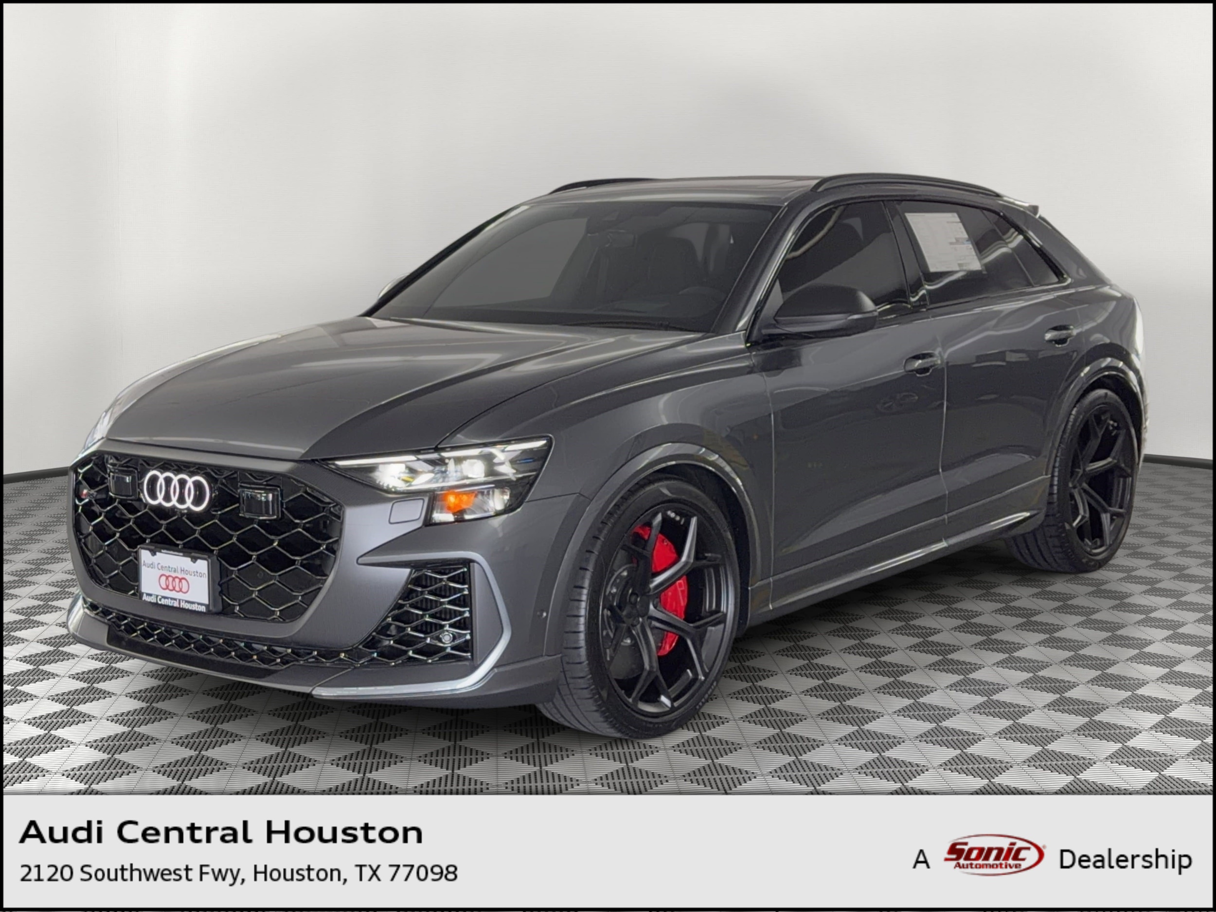 2026 Audi RS Q8 -'s photo