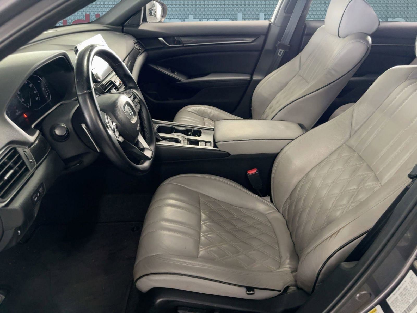 2018 Honda Accord Sport 1.5T photo 3