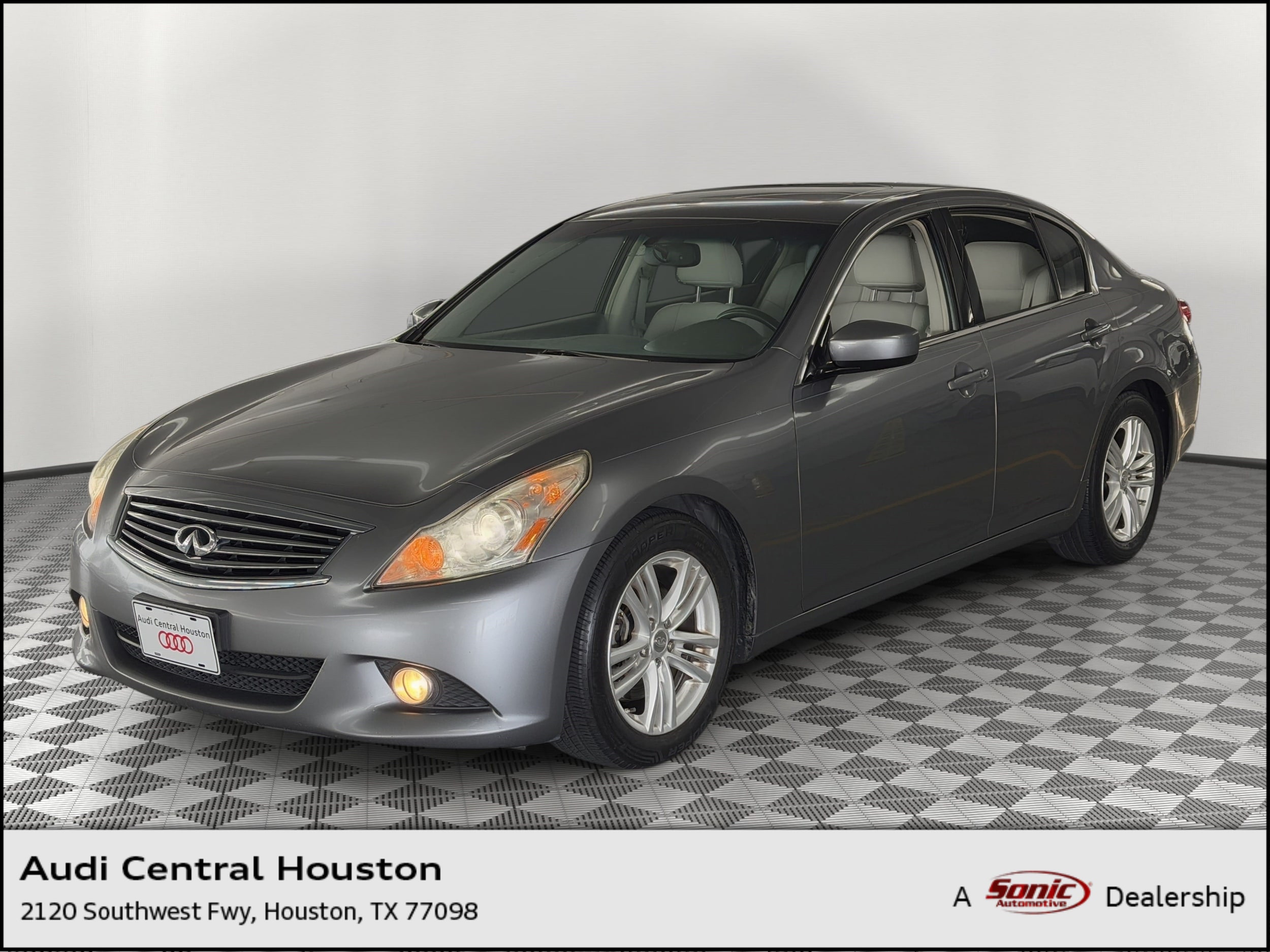 G37 Journey Sedan