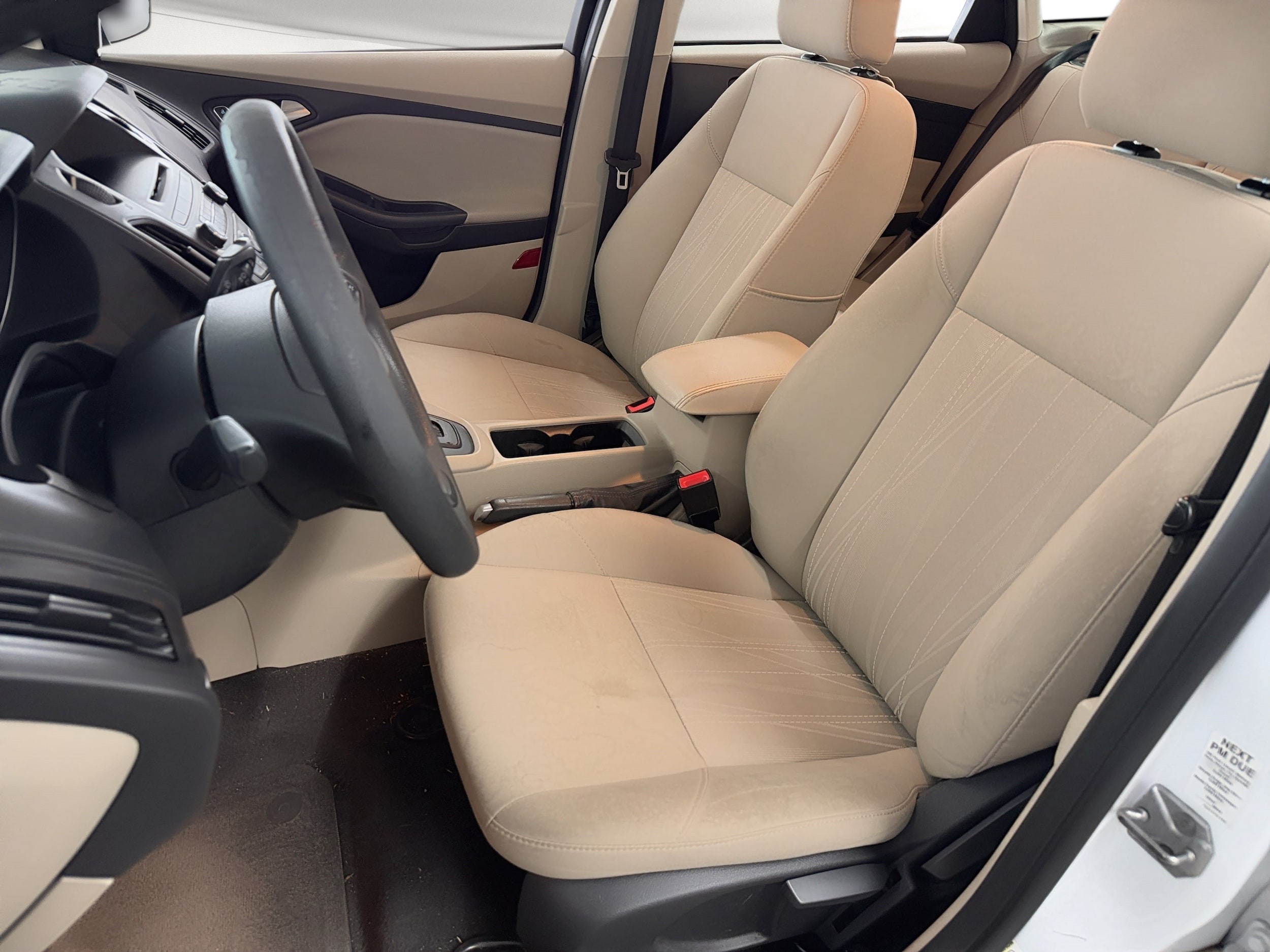 Focus SE Sedan