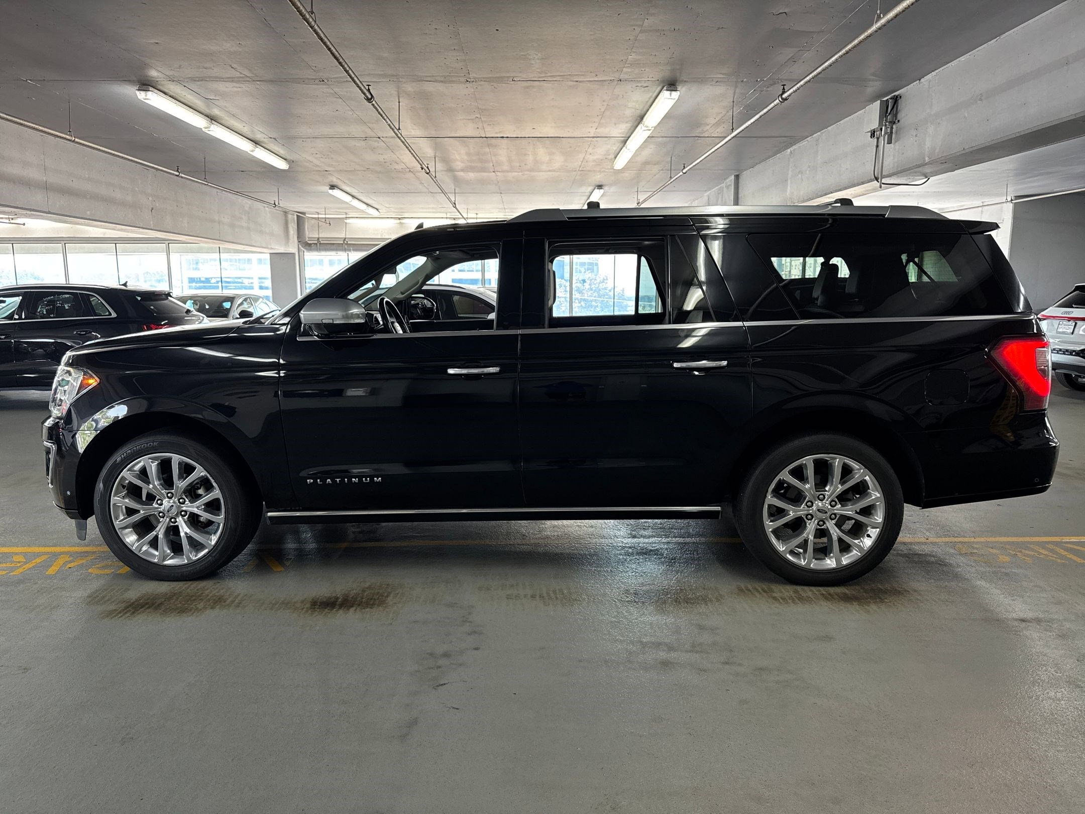 2018 Ford Expedition MAX Platinum photo 2