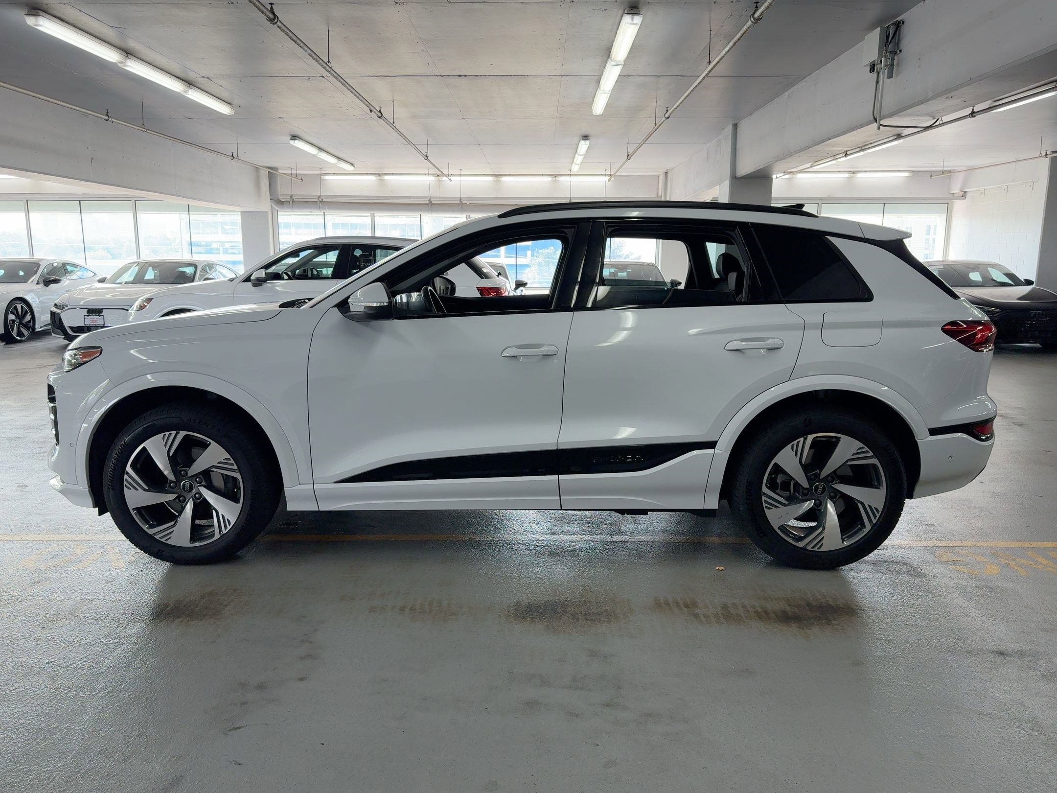 2025 Audi Q6 E-tron Premium Plus photo 2