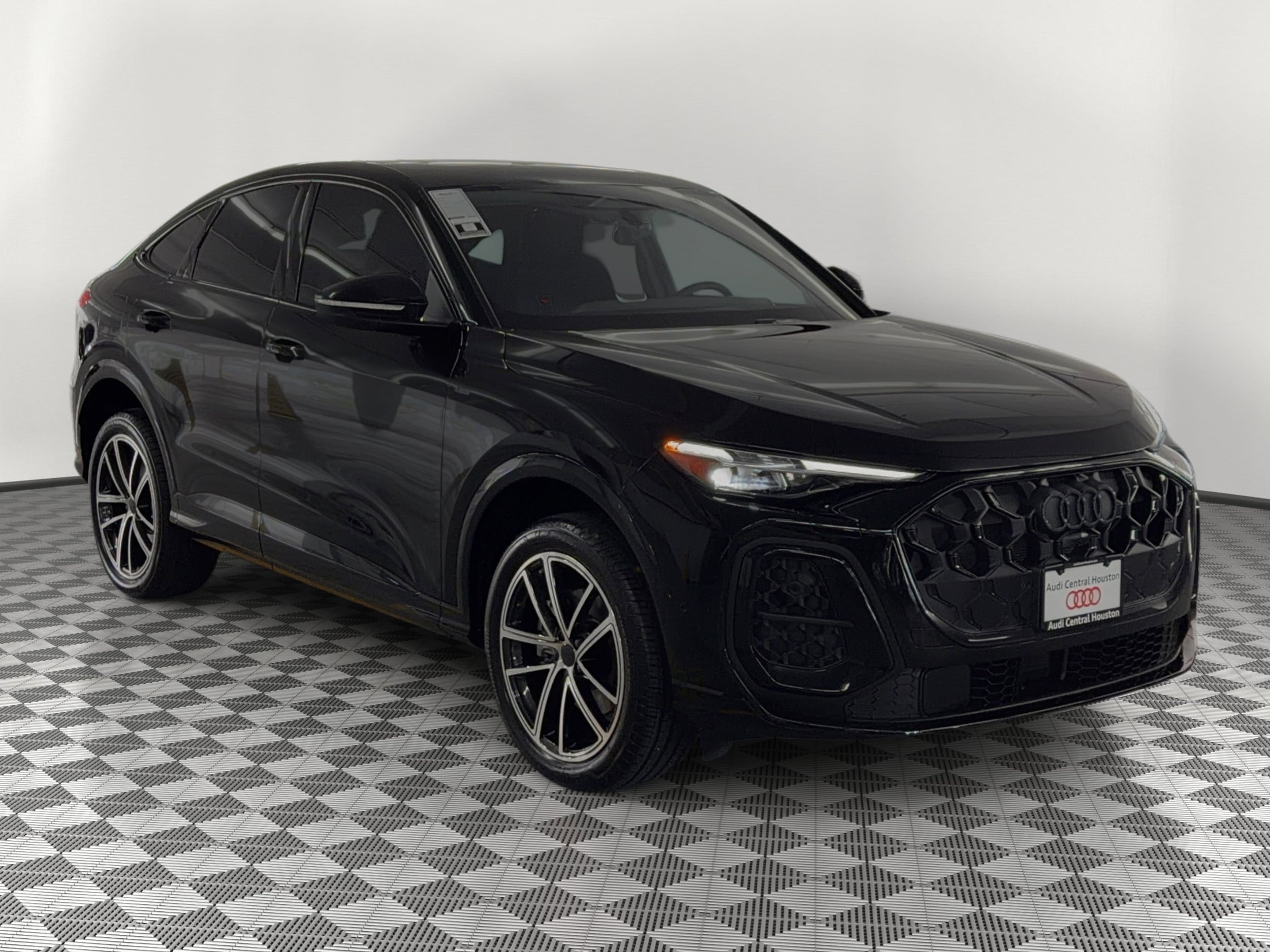 Q5 Sportback Premium Plus SUV
