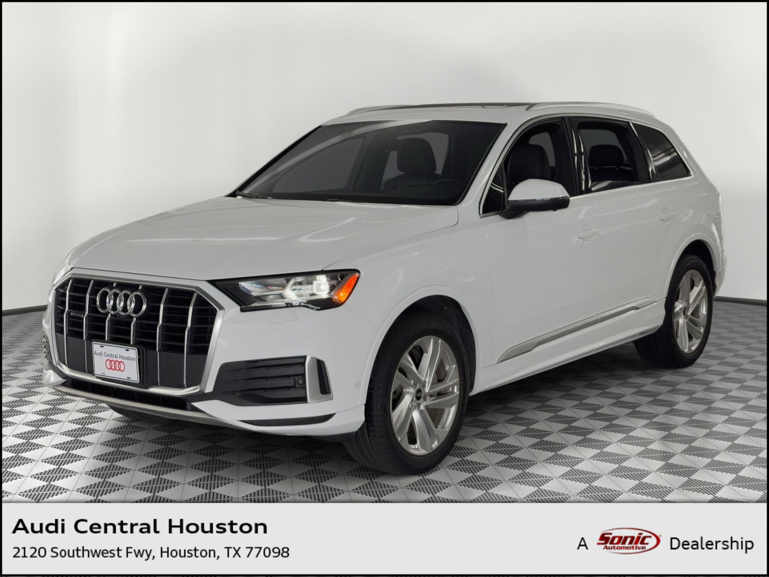 2021 Audi Q7 45 Premium Plus quattro Tiptronic's photo