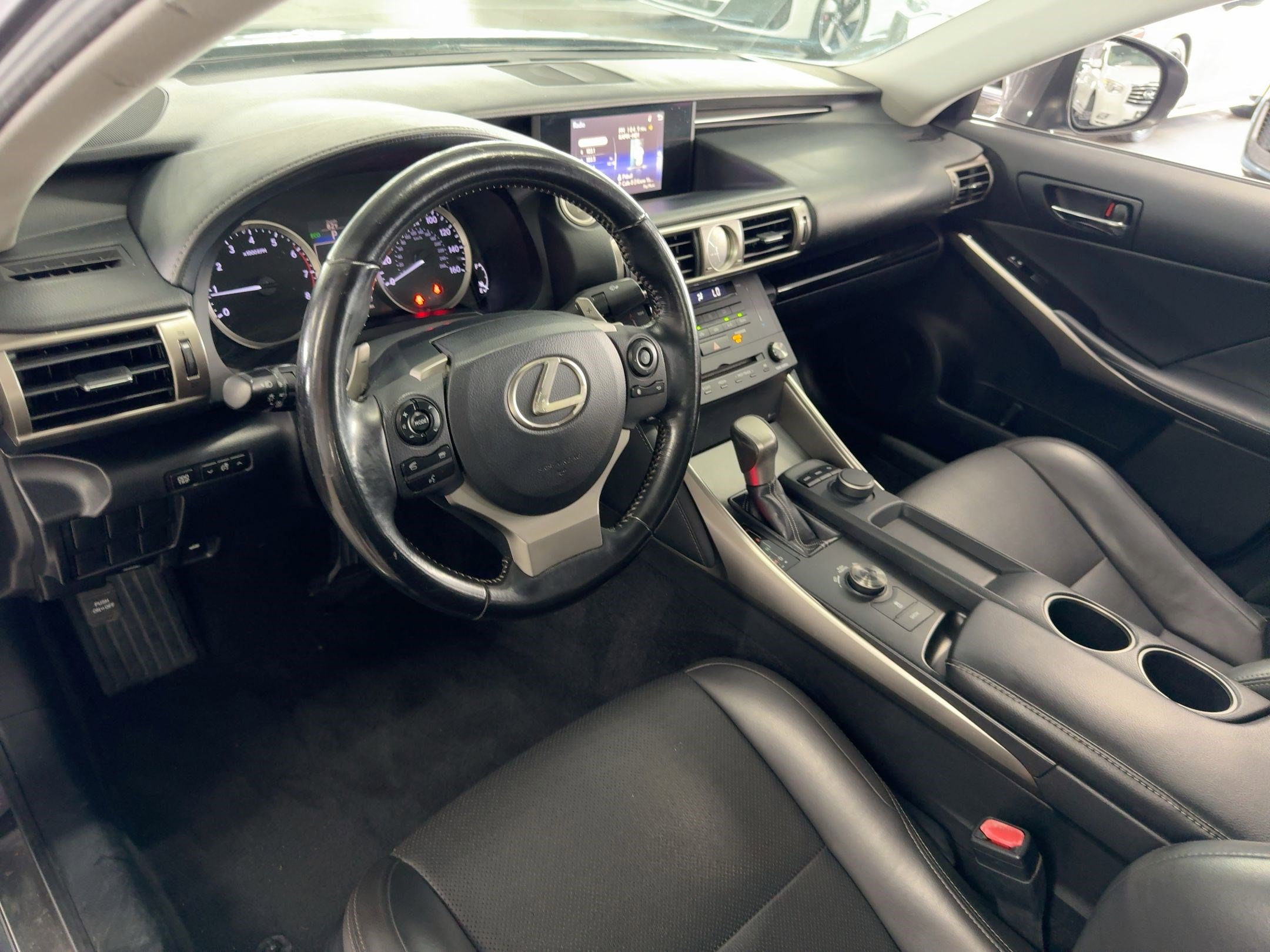 2016 Lexus IS 200t photo 4