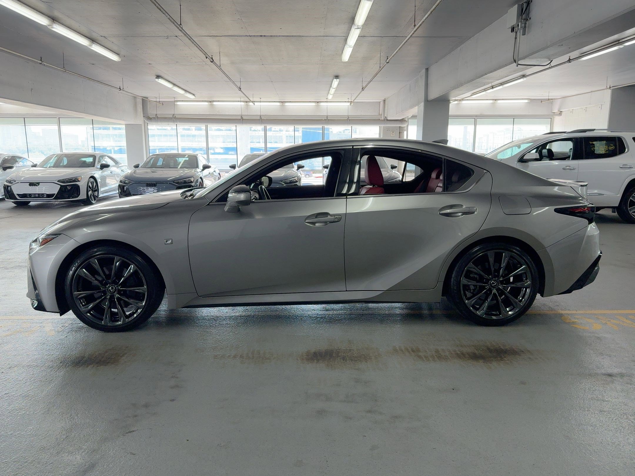 2023 Lexus IS 350 F SPORT photo 2