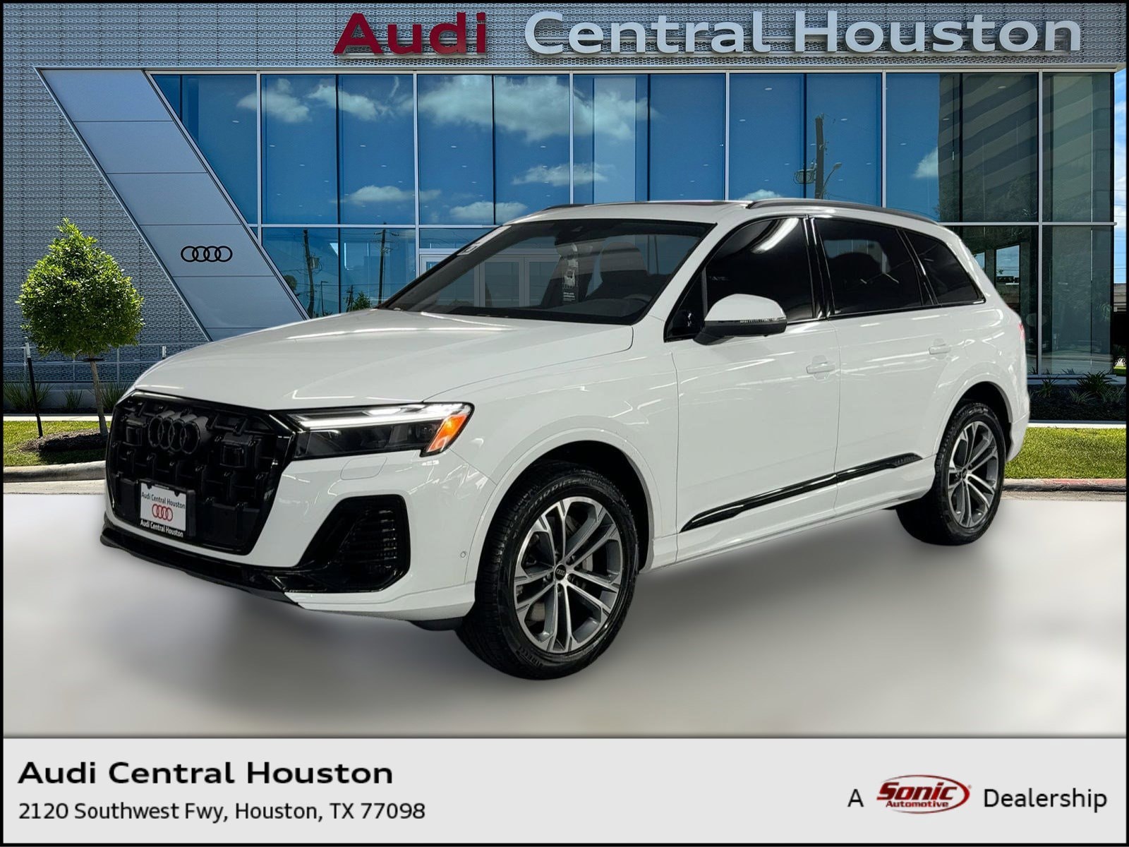 2026 Audi Q7 Premium's photo