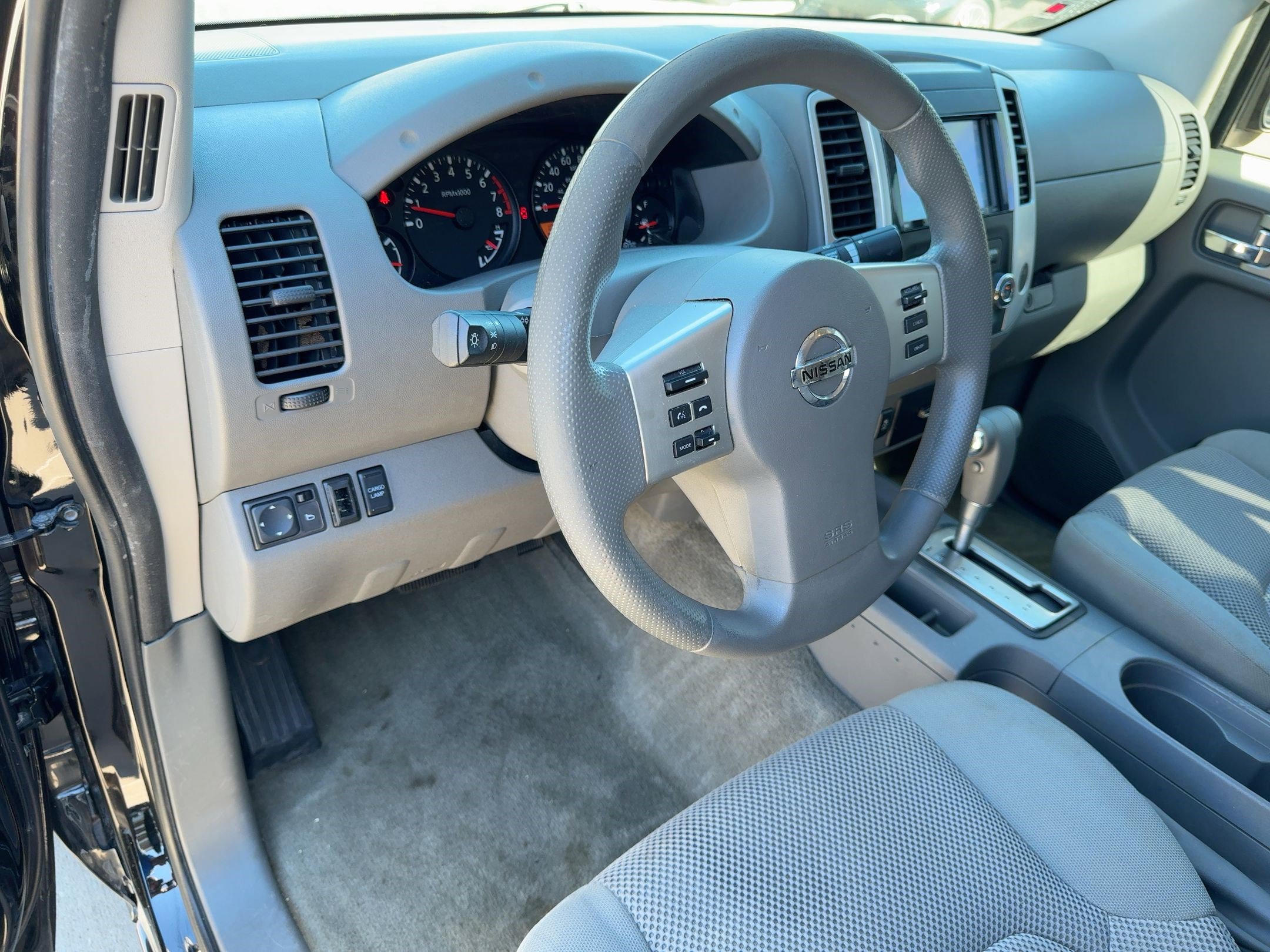 2014 Nissan Frontier SV photo 4