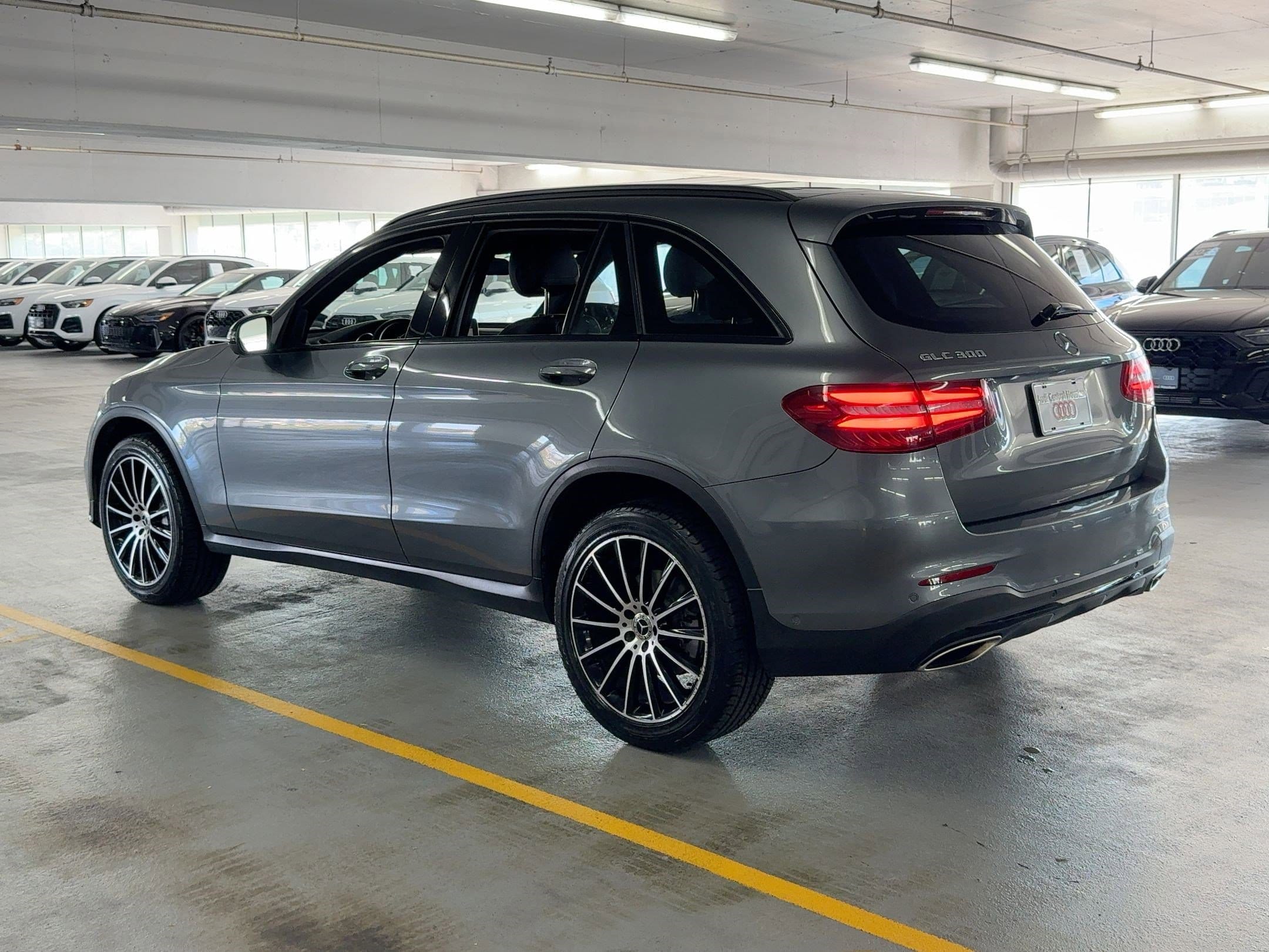 2018 Mercedes Benz GLC 300 photo 3