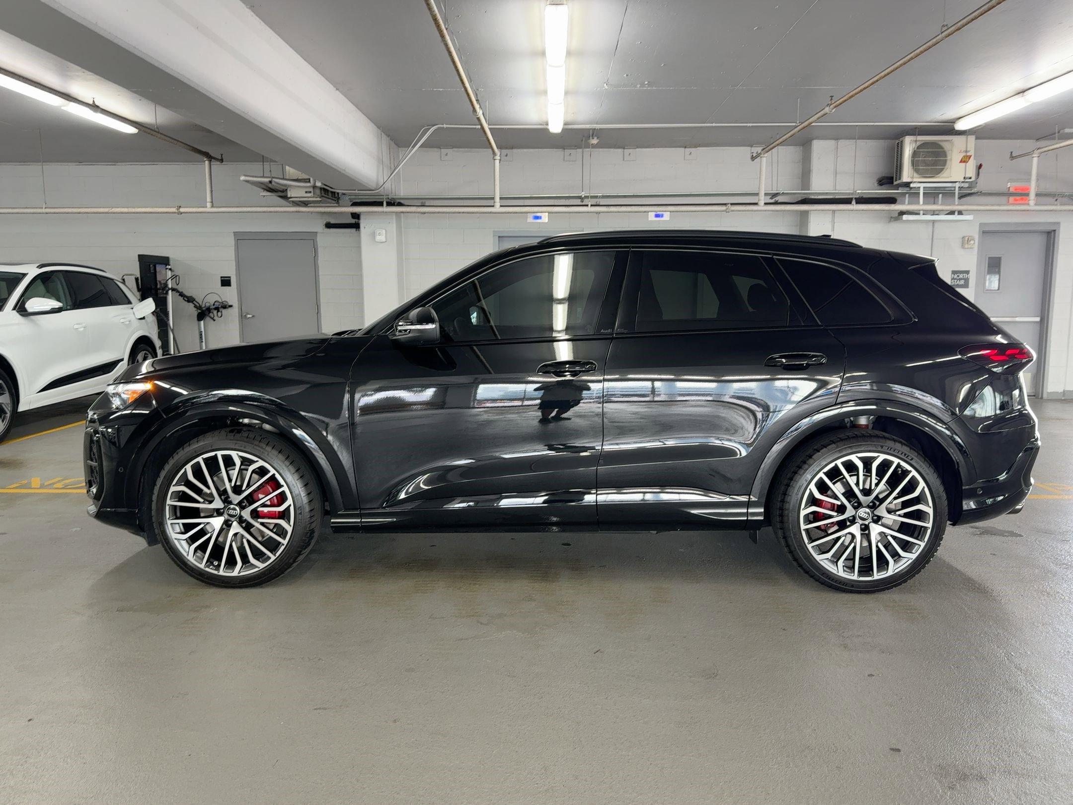 2025 Audi SQ5 Premium Plus photo 2