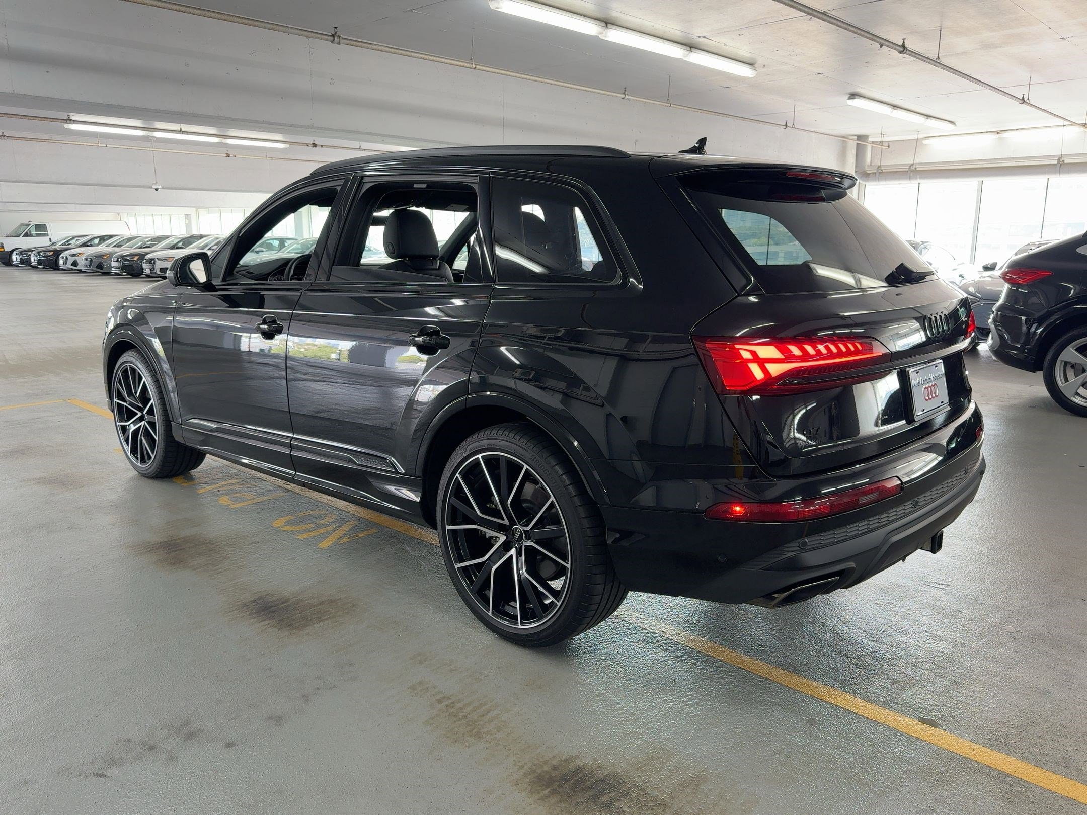 2025 Audi Q7 Premium Plus photo 2
