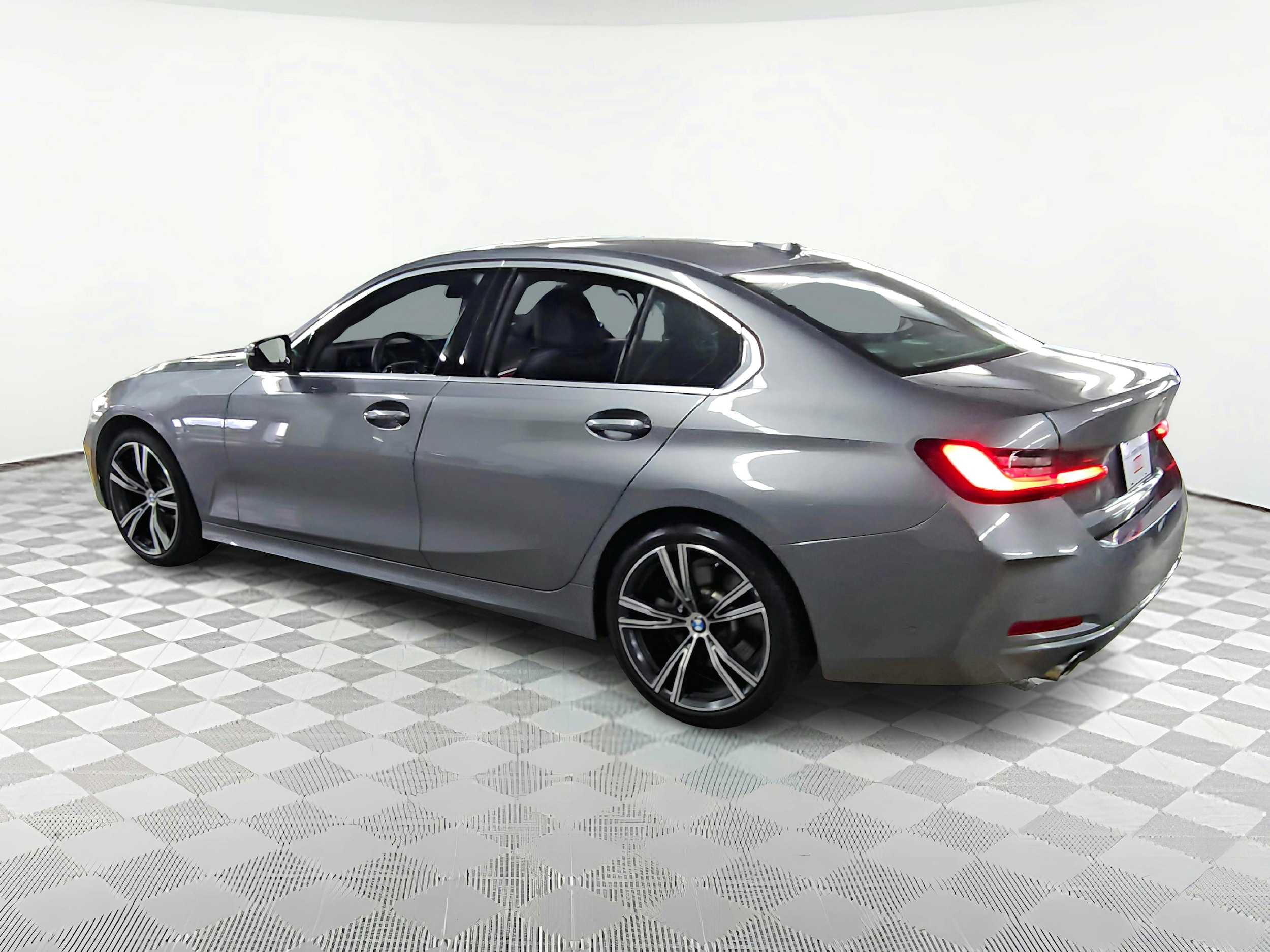 Used 2024 BMW 3 Series 330i with VIN 3MW69FF01R8D90875 for sale in Houston, TX