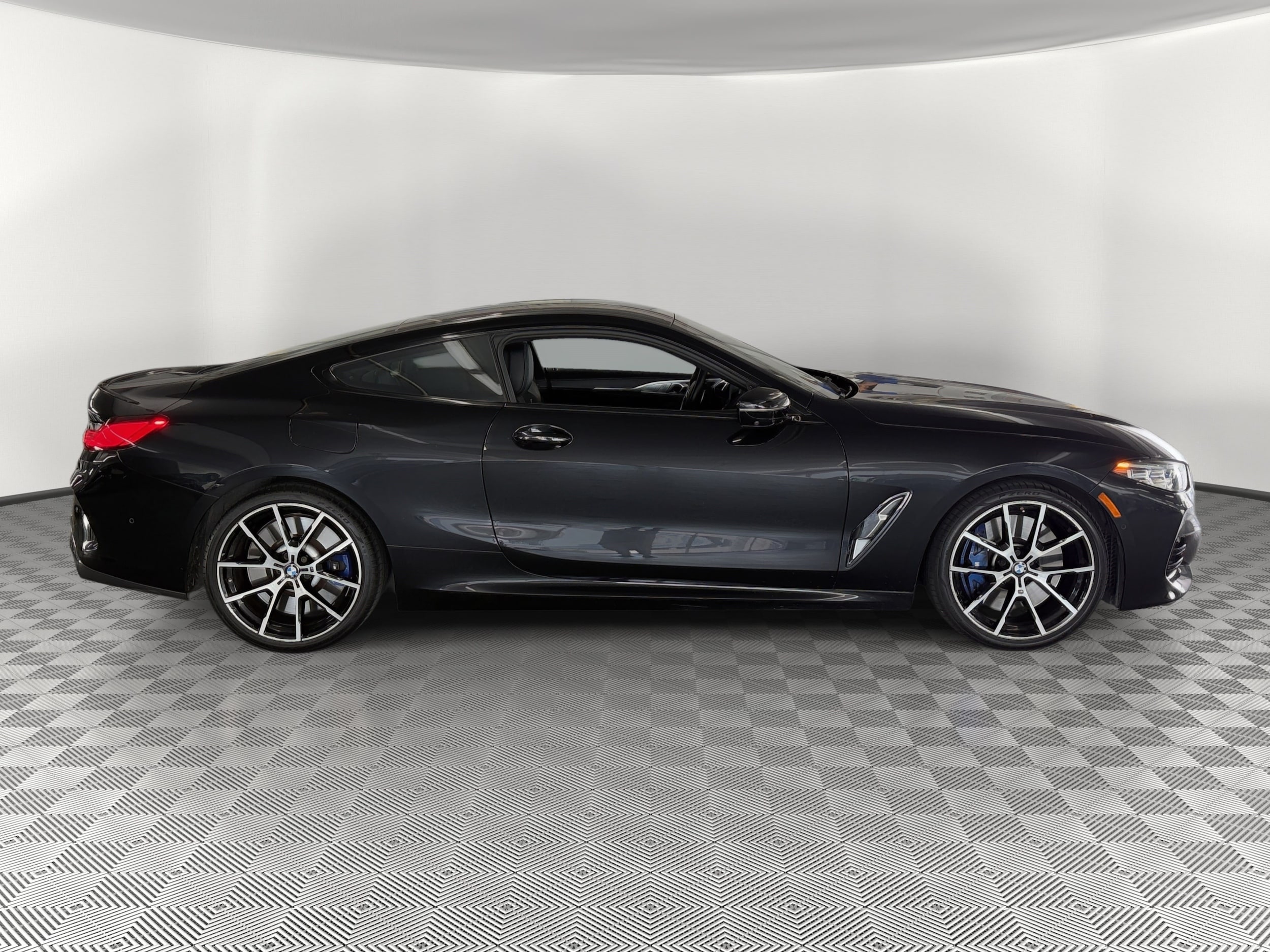 2023 BMW 8 Series M850i - Photo 8