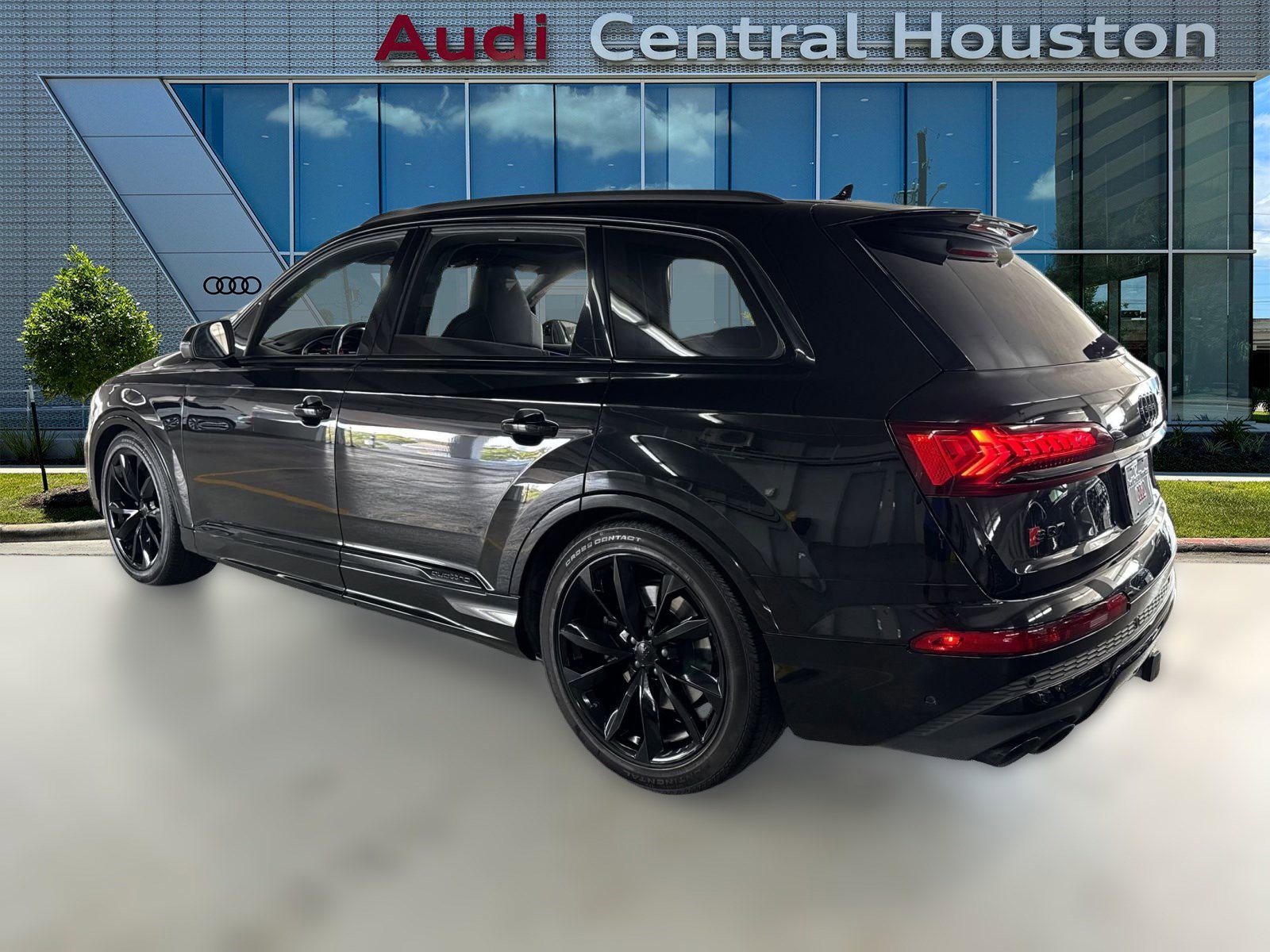 2023 Audi SQ7 Prestige photo 3