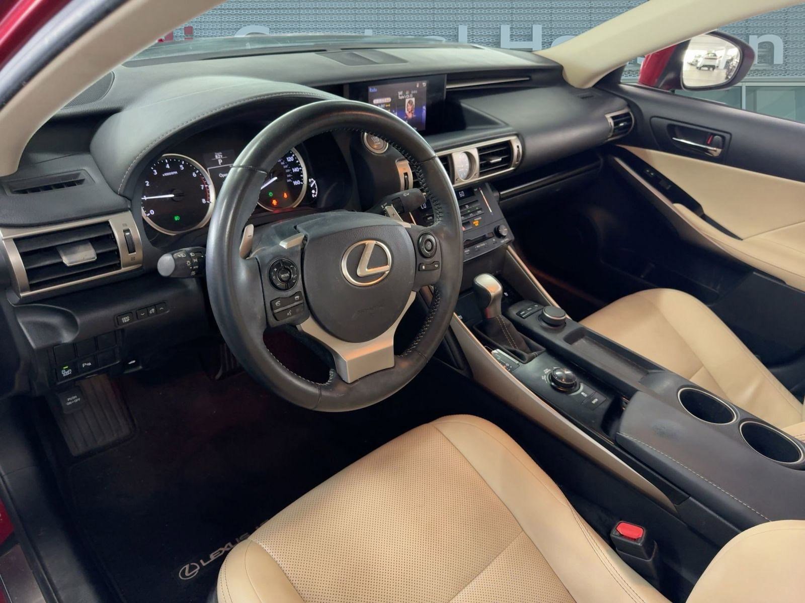 2014 Lexus IS 250 photo 3