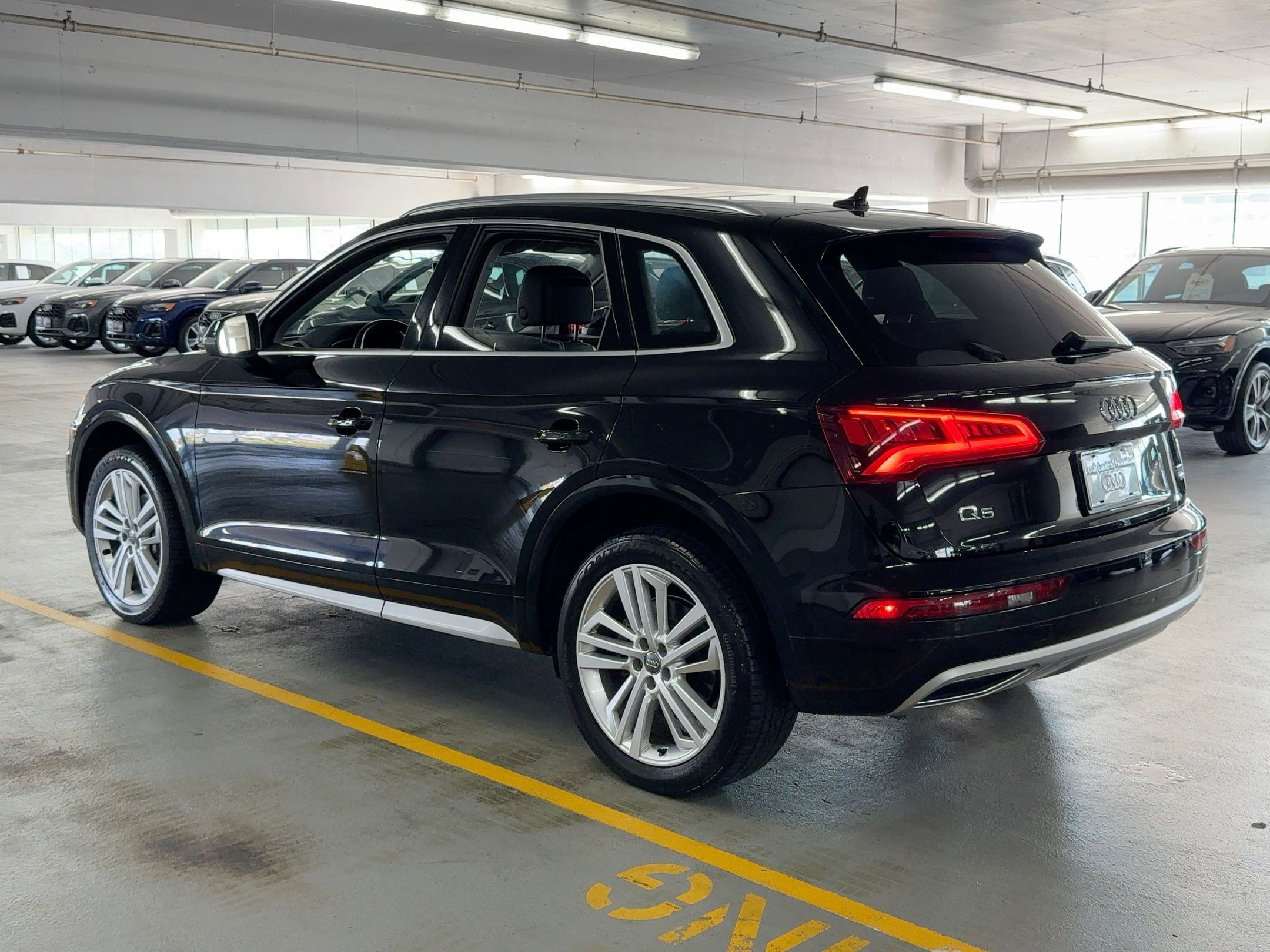 2018 Audi Q5 Premium Plus photo 2